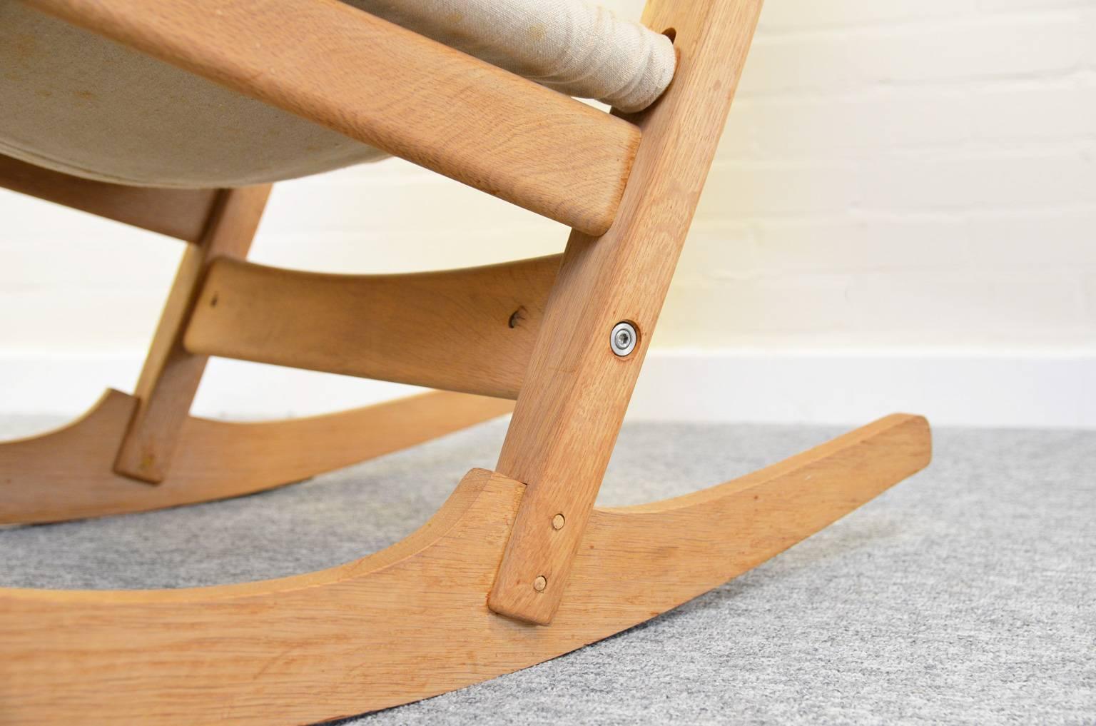 Danish Keyhole Rocking Chair in Solid Oak by Hans Wegner for Getama, Denmark 