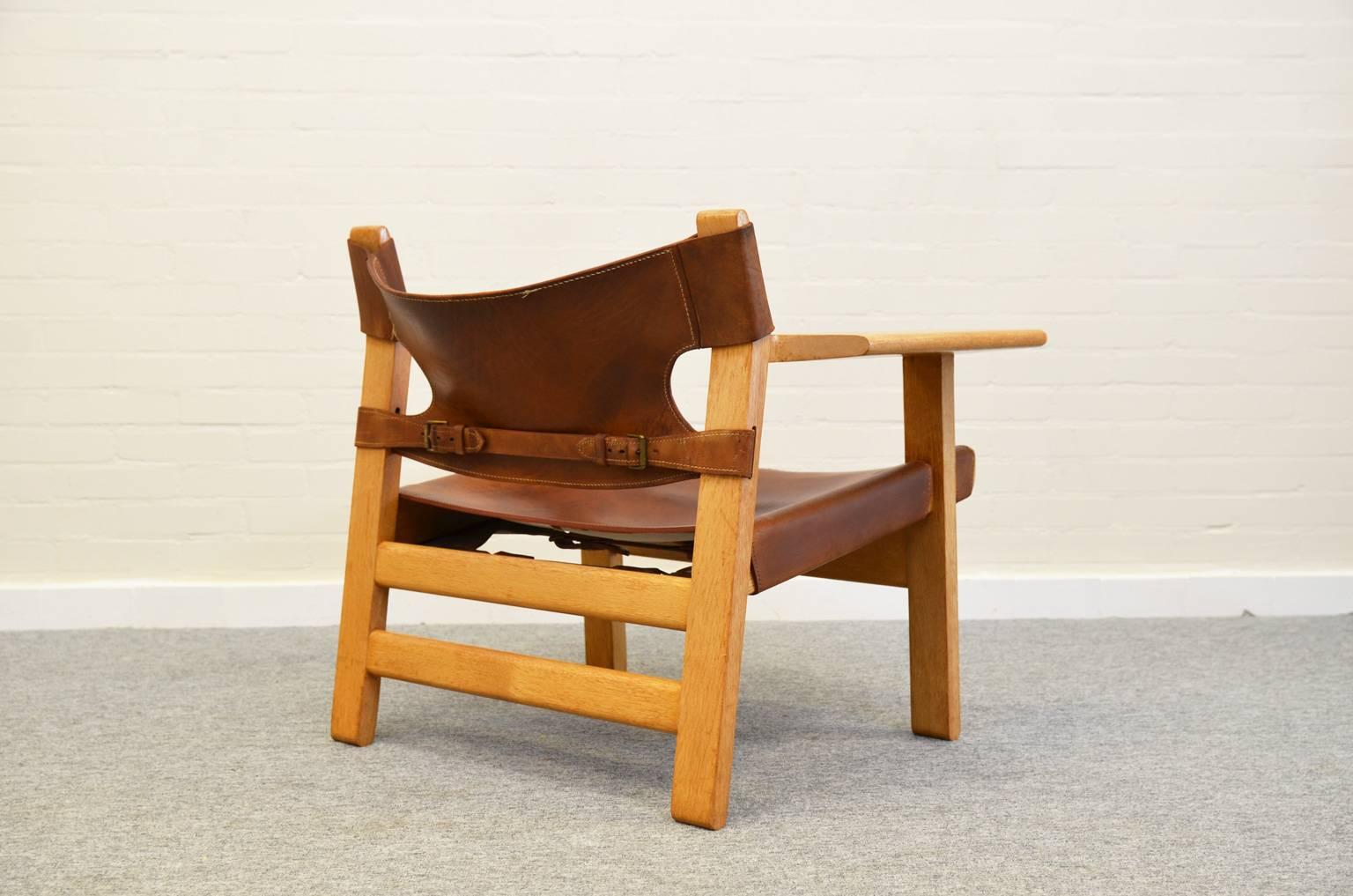 Mogensen designed the Spanish chair in 1959 for Fredericia Furniture and was inspired by traditional Spanish furniture. The Spanish chair or model 2226 is robust, Classic and timeless with simple, straight lines, made of solid materials as oak and