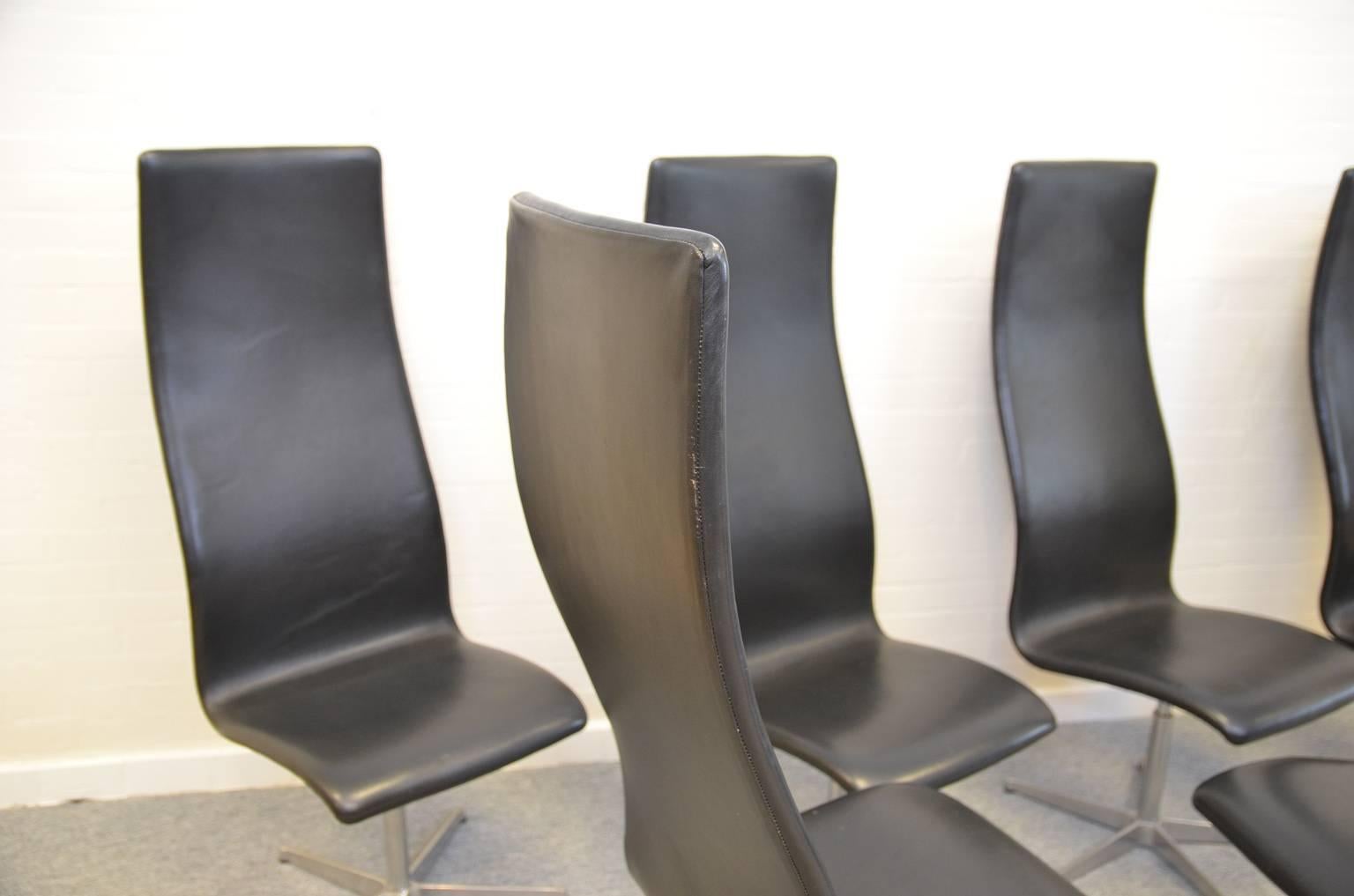 MidcenturyBlack Leather Oxford Chairs by Arne Jacobsen for Fritz Hansen, Denmark In Good Condition In RHEEZERVEEN, Overijssel