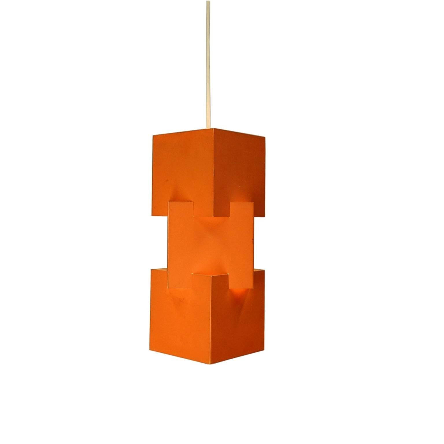 This lamp was one of the first designs by Jo Hammerborg for Fog and Mørup. It dates back to the early 1960s and is relatively rare. It was available in blue, white and orange.