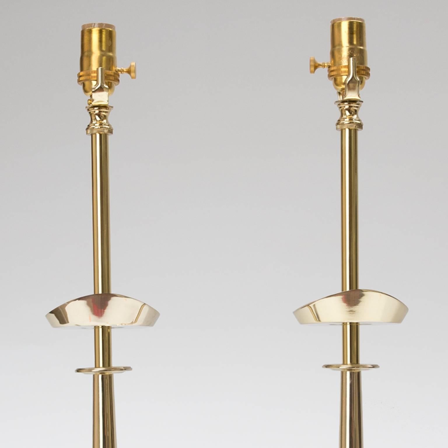 Mid-Century Modern Pair of Tommi Parzinger Style Brass Lamps For Sale