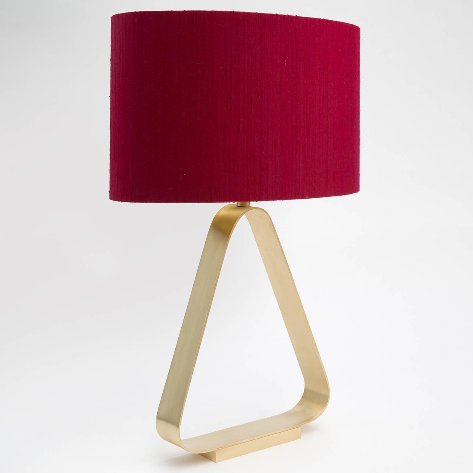 American Triangular Brass Table Lamp with Red Linen Lampshade For Sale