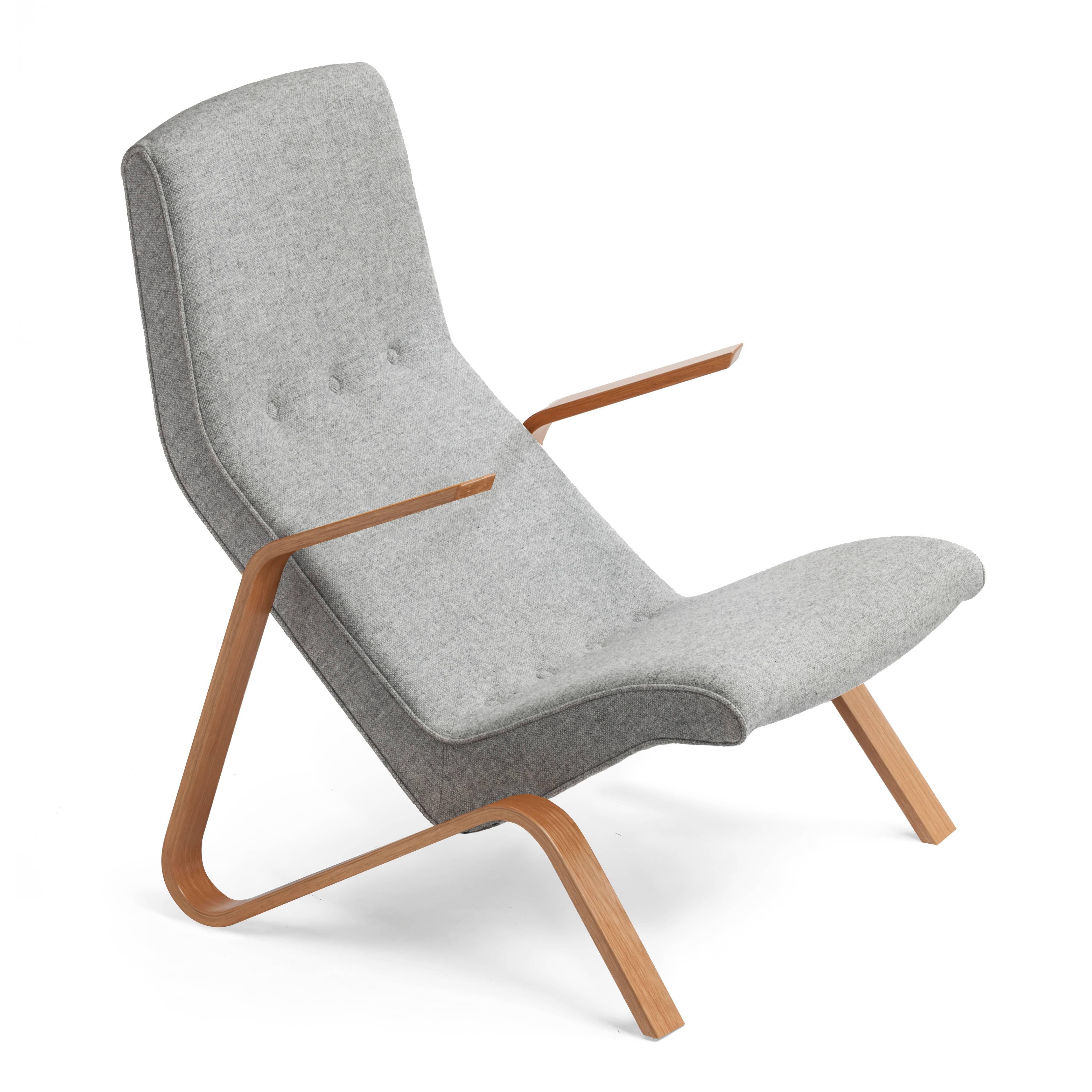 The Grasshopper chair and ottoman were the first items that Eero Saarinen designed (1946) for Knoll International. They are visually light and sophisticated and their bold diagonal lines bring you back to the 1950s while being agelessly modern at