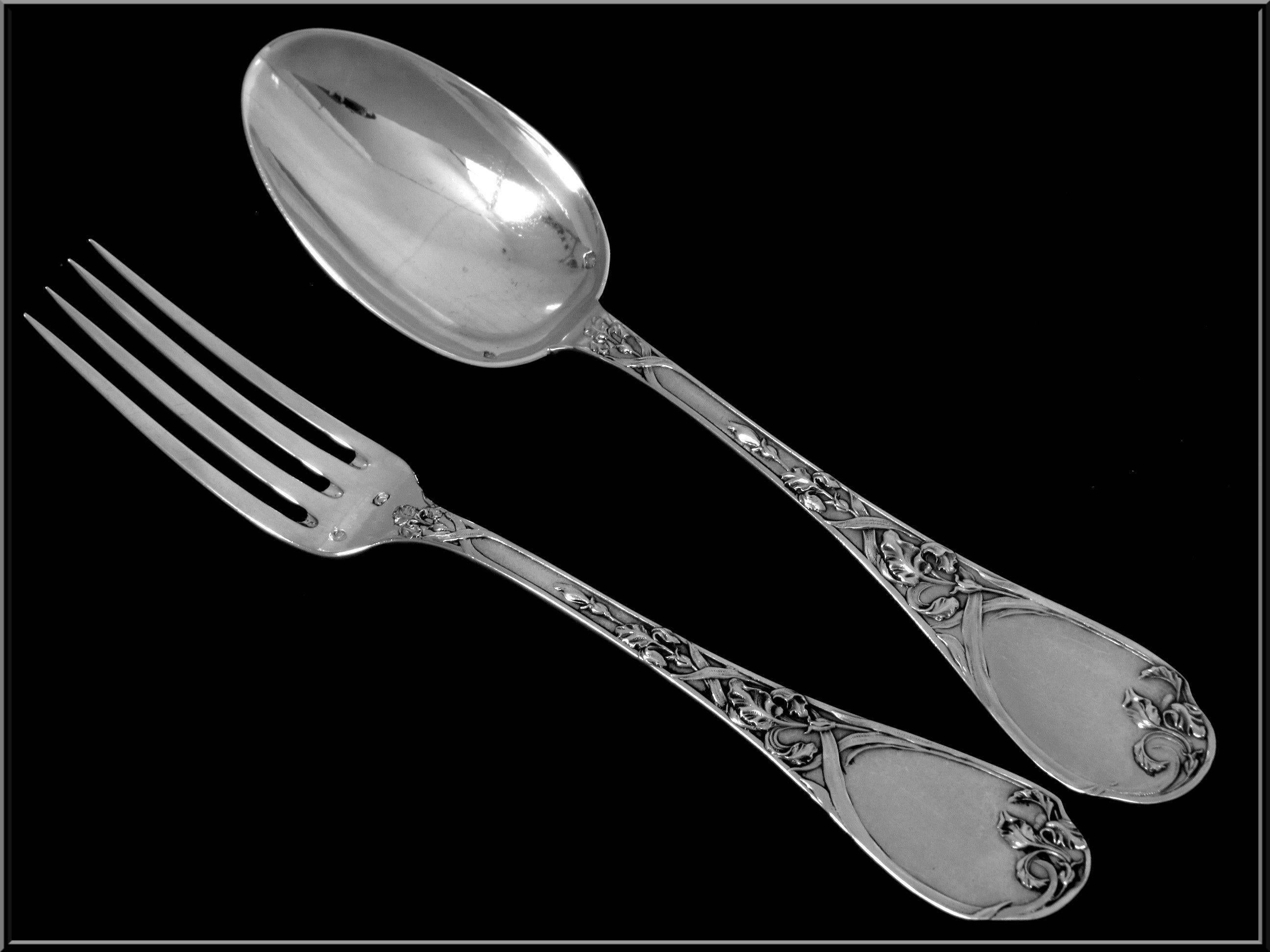 Puiforcat fabulous French sterling silver dessert flatware set of 24 pieces Iris with original box.

Head of Minerve 1 st titre for 950/1000 French sterling silver guarantee.

The set have a fantastic Iris motif in Art Nouveau style. Finesse of