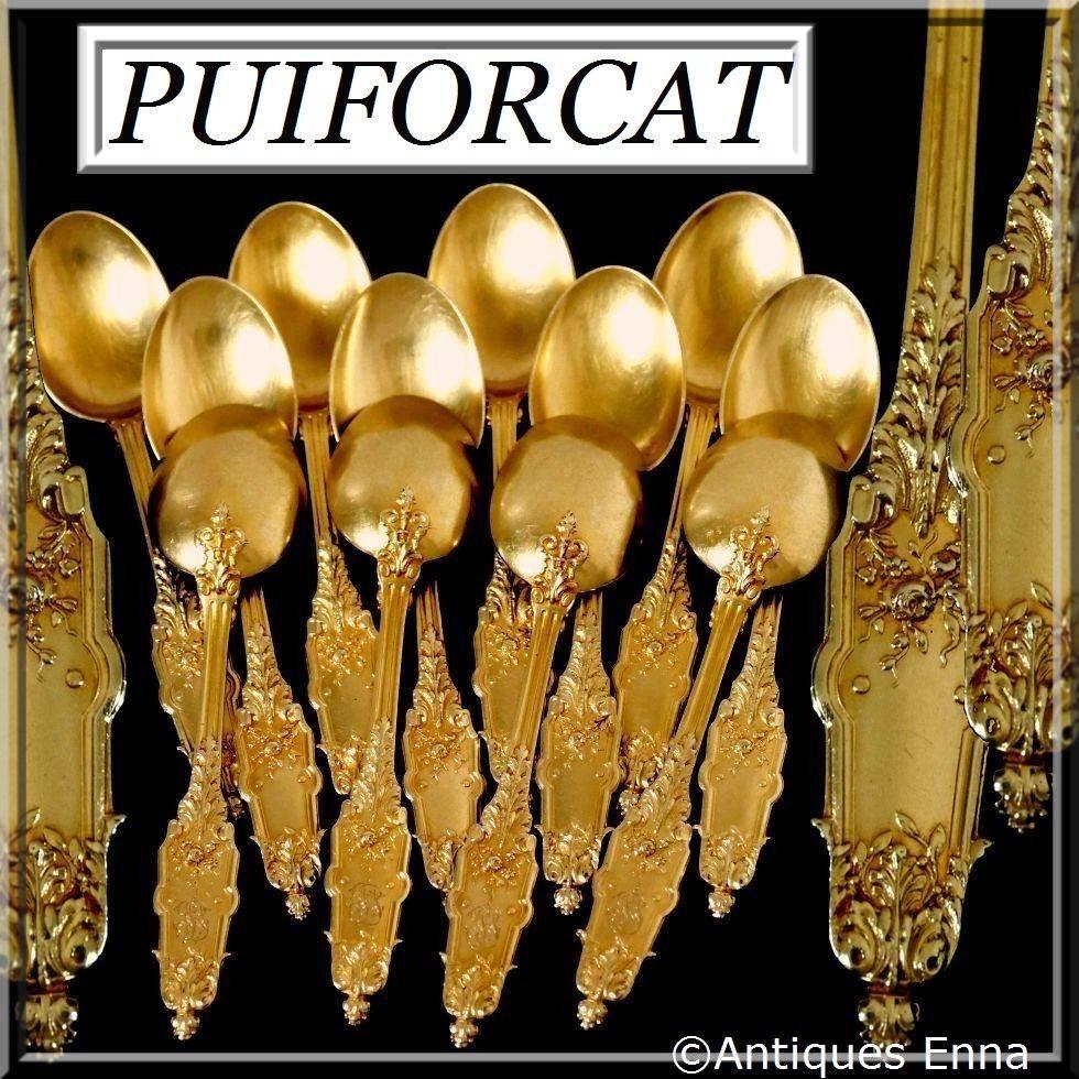 Puiforcat French sterling silver Vermeil 18-karat tea spoons set 12 pc box Acanthus.

Exceptional tea spoons set 12 pc with embellishments. The handles have Louis XVI style with foliages and flowers motifs. The tea spoons set is plate 
n°50 of