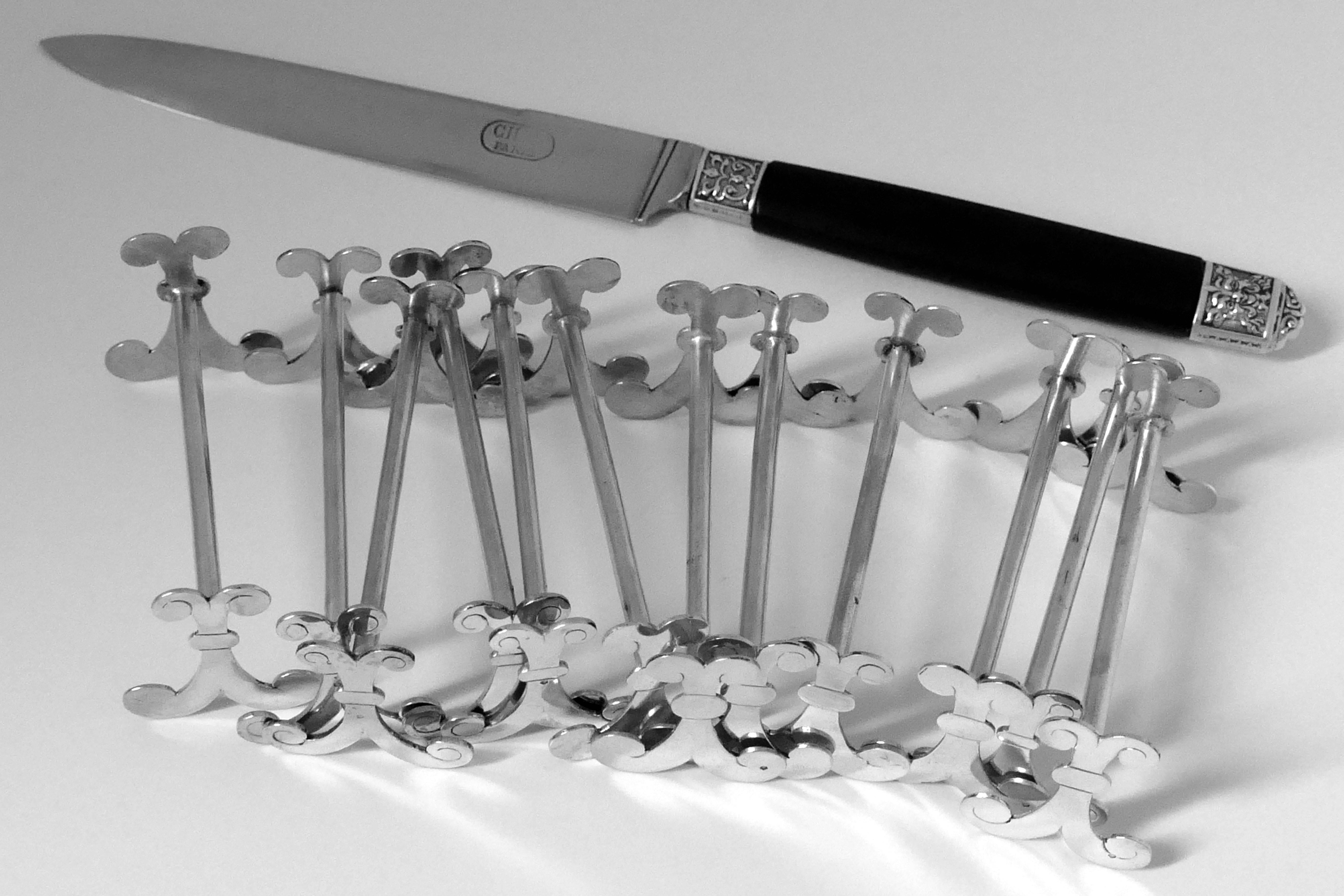 Rare Antique French All Sterling Silver Knife Rests Set of 12 Pieces In Excellent Condition In TRIAIZE, PAYS DE LOIRE