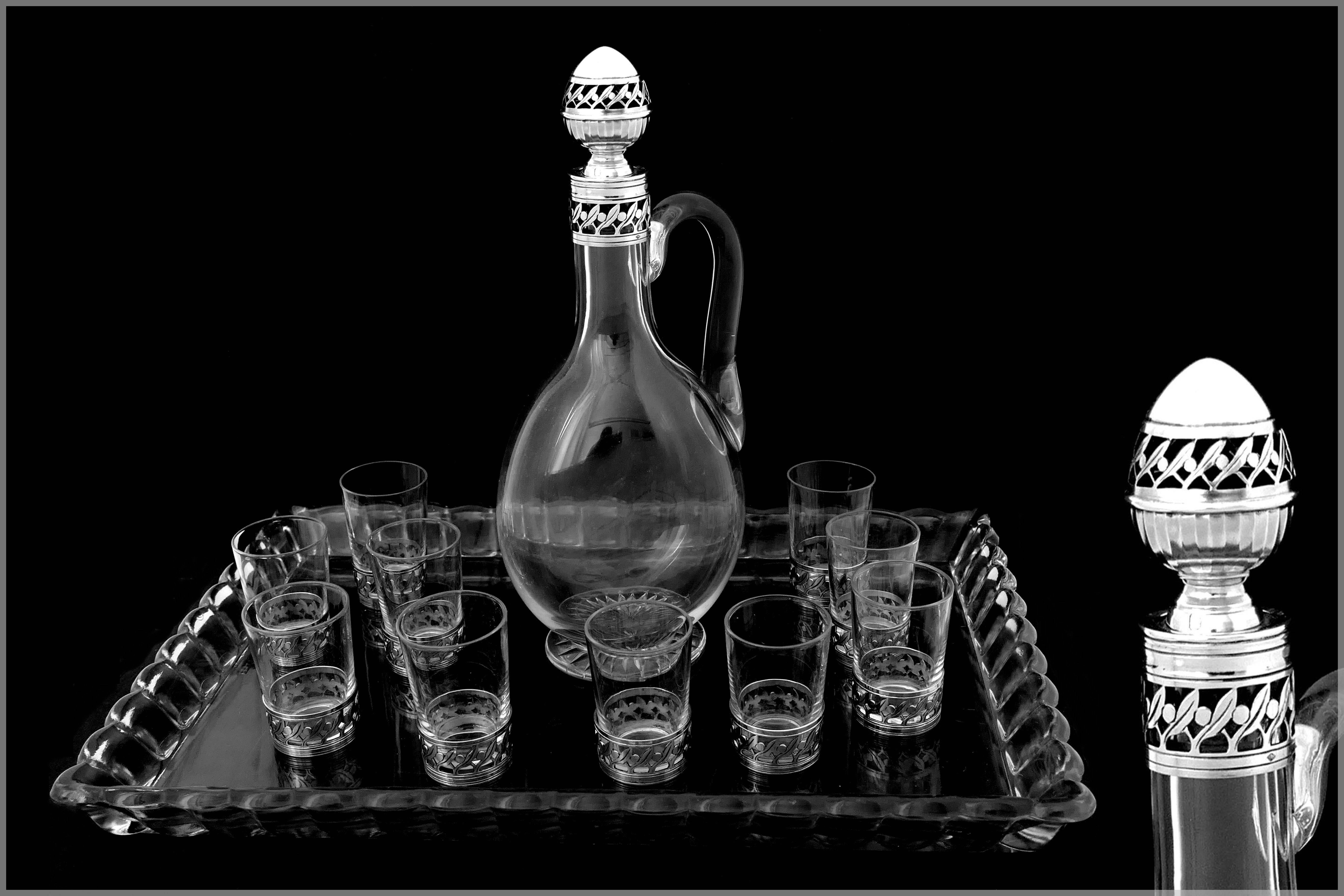 Christofle Rare French Sterling Silver Baccarat Crystal Liquor Service with tray In Good Condition In TRIAIZE, PAYS DE LOIRE
