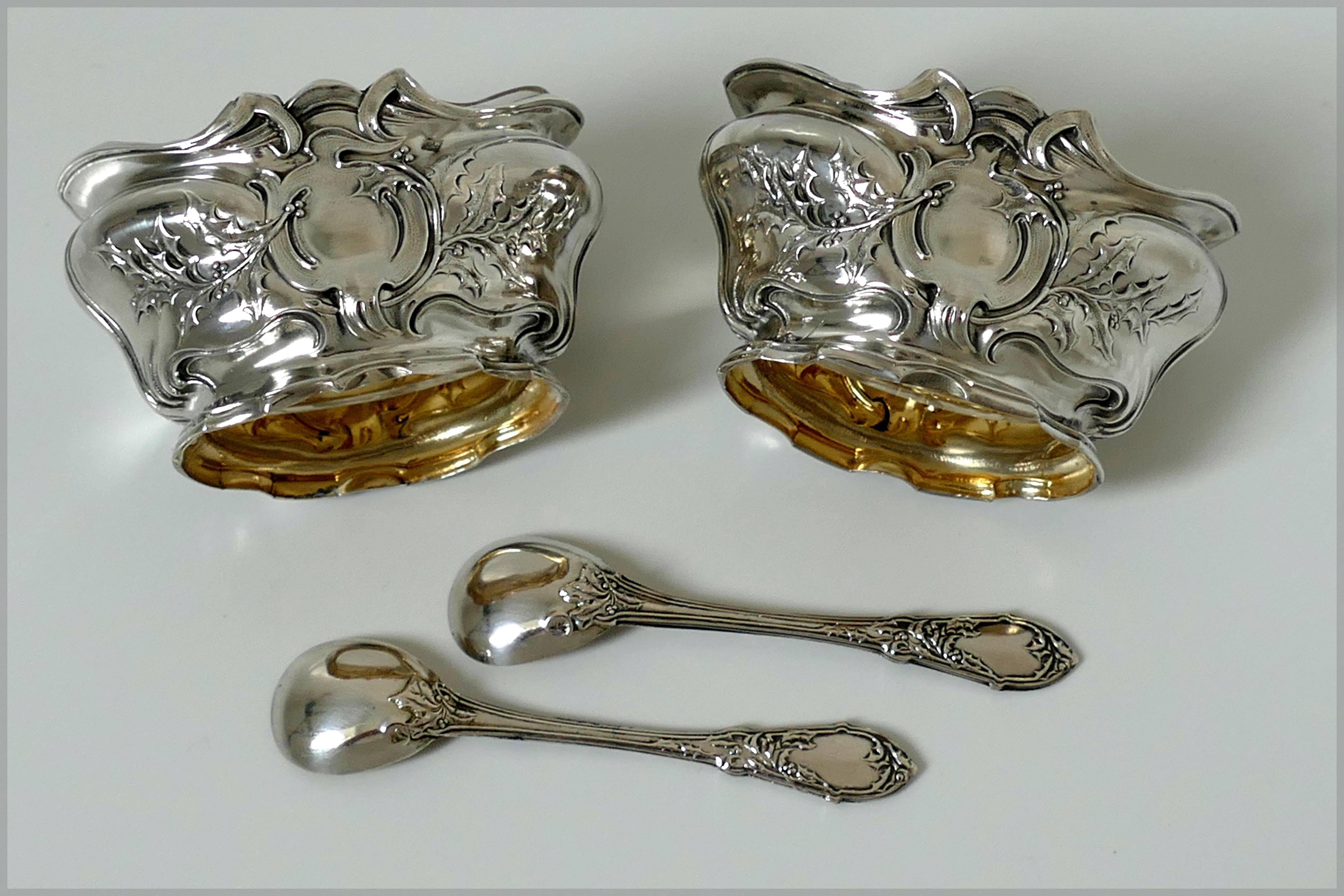 1880s French Sterling Silver 18-Karat Gold Salt Cellars Pair, Spoons, Box, Holy In Excellent Condition In TRIAIZE, PAYS DE LOIRE