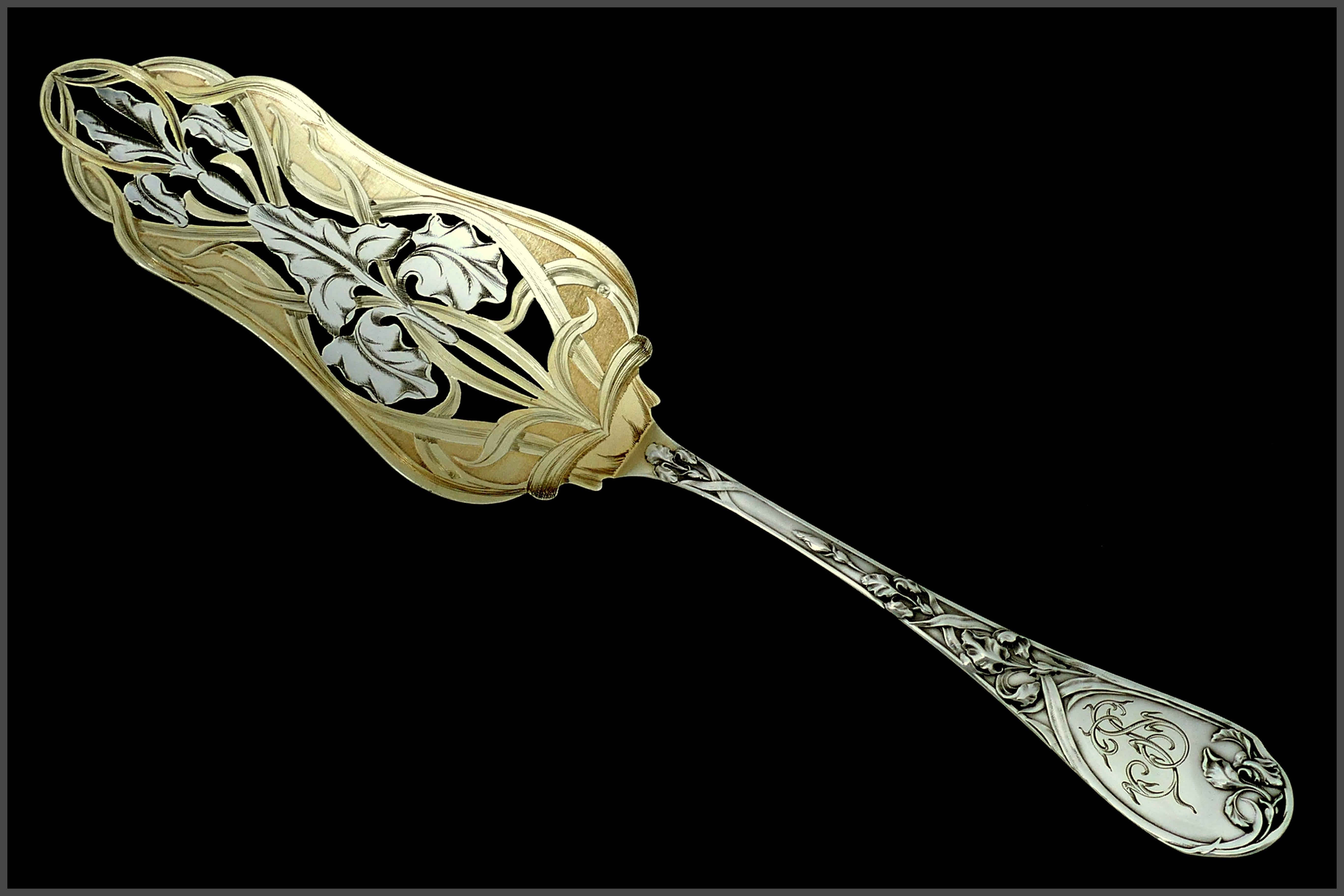 Puiforcat French Sterling Silver Gold 18-Karat Pie, Pastry or Fish Server Iris In Excellent Condition In TRIAIZE, PAYS DE LOIRE