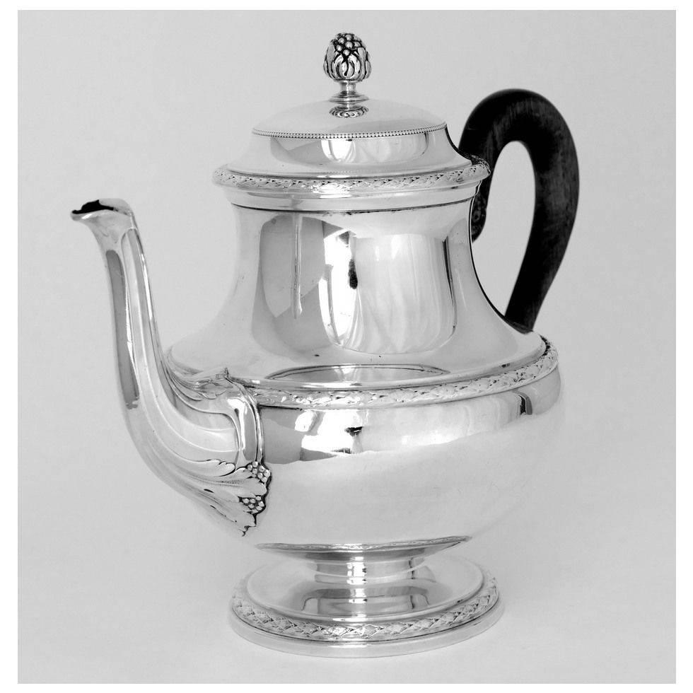 Puiforcat French Sterling Silver Tea Pot, Sugar Pot, Creamer, Neoclassical In Excellent Condition In TRIAIZE, PAYS DE LOIRE