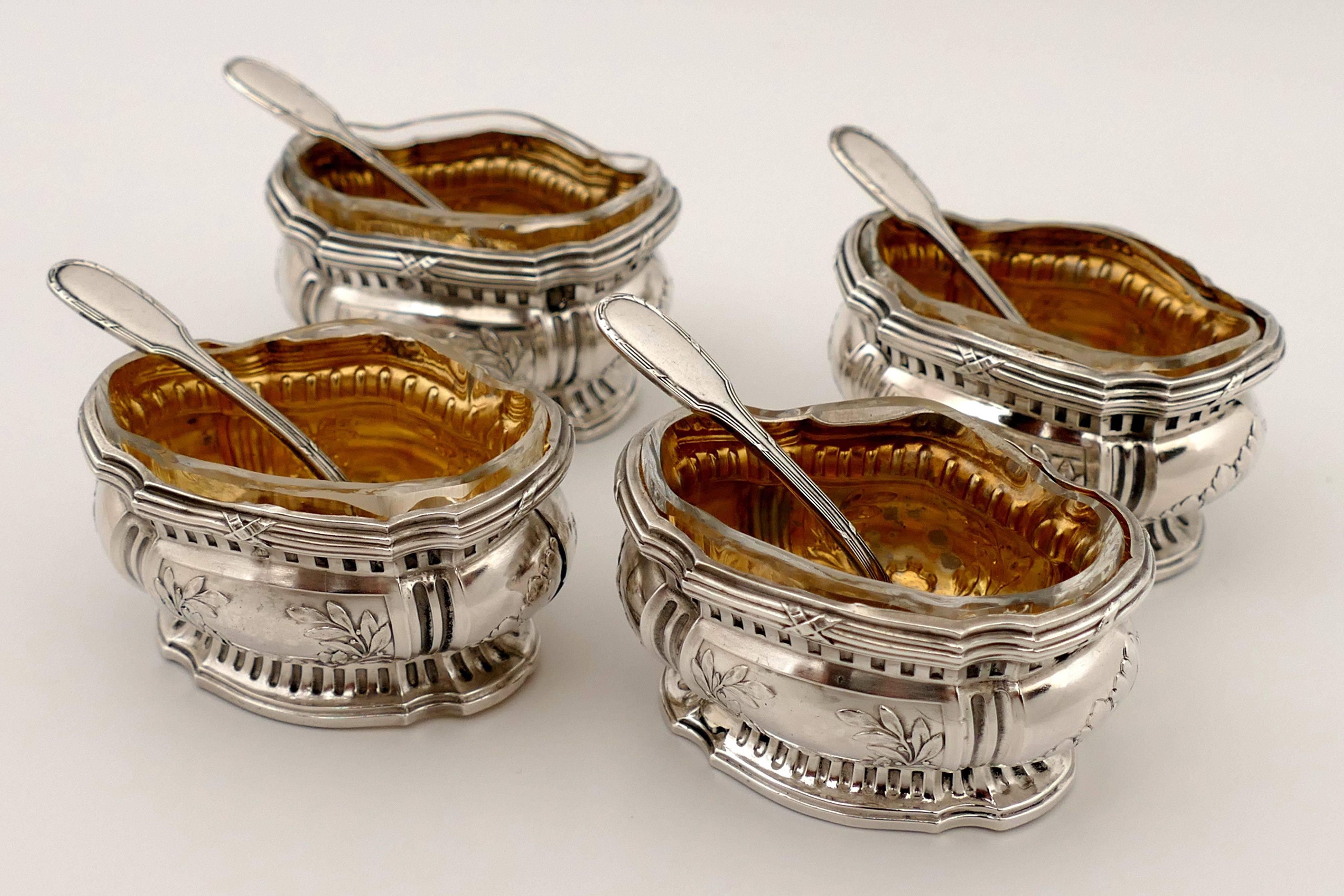 Neoclassical Compere French Sterling Silver 18 Karat Gold Four Salt Cellars, Spoons, Box For Sale
