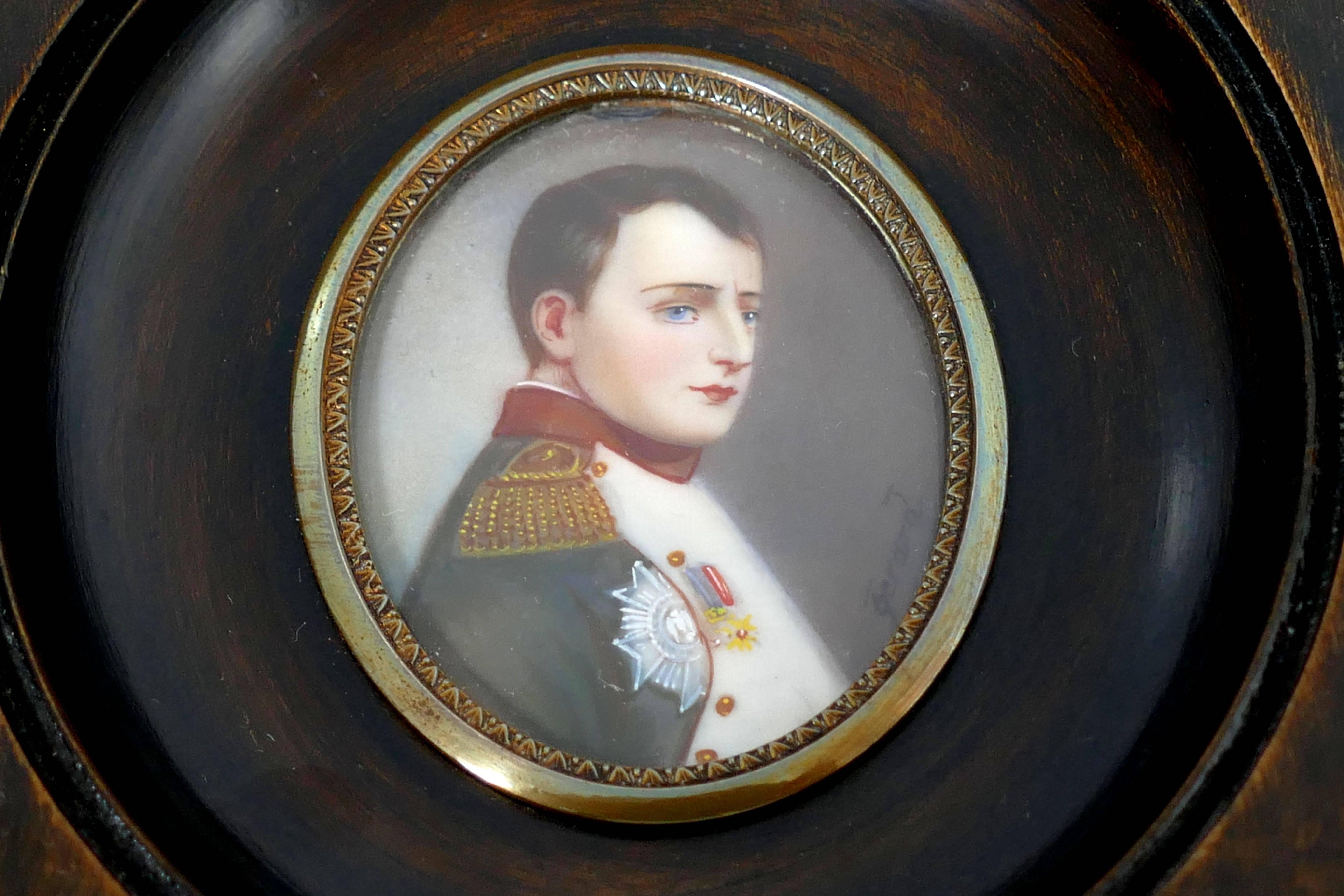 Signed by Gerard, antique 19th century French miniature portrait hand-painting of Napoleon Bonaparte, Emperor of French, in general uniform of the French army.

Of oval shape, the portrait is finely painted with the likeness, fabulous. The old wood