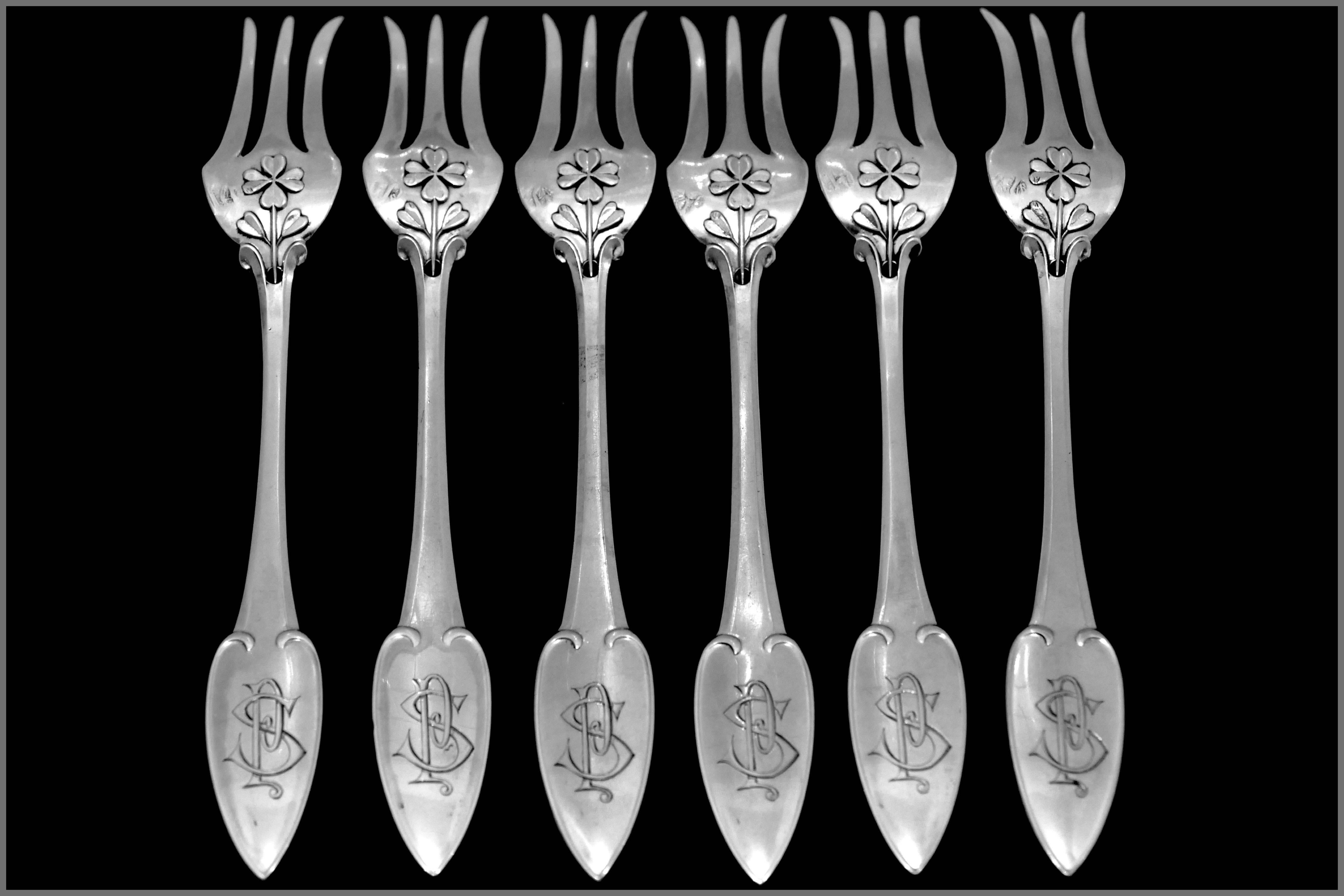 Puiforcat Rare French Sterling Silver Dessert Cake Forks Six pieces, Clovers In Good Condition For Sale In TRIAIZE, PAYS DE LOIRE