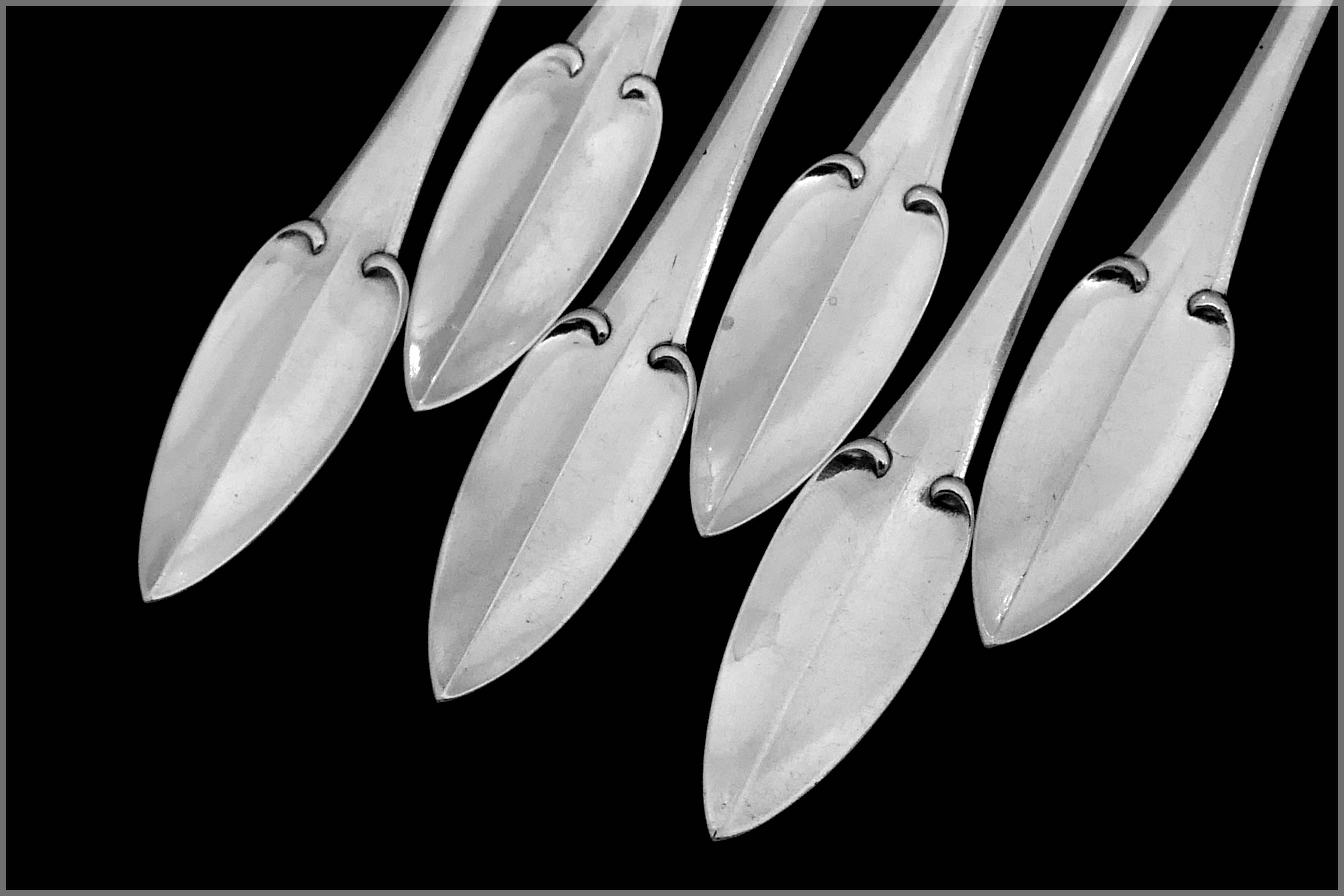 Puiforcat Rare French Sterling Silver Dessert Cake Forks Six pieces, Clovers For Sale 2