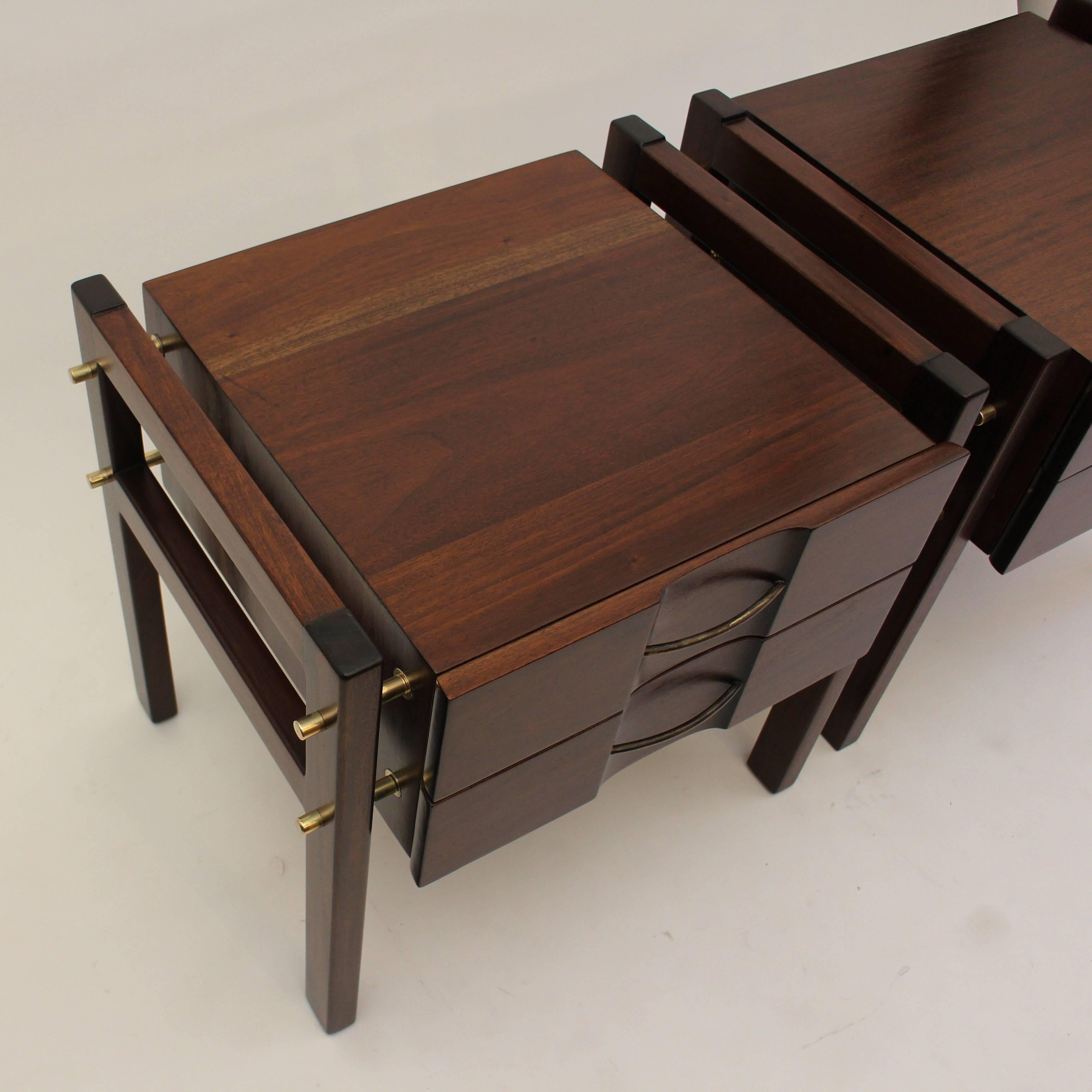 Pair of Mid-Century Edmund Spence Nightstands In Excellent Condition In MEXICO CITY, CDMX