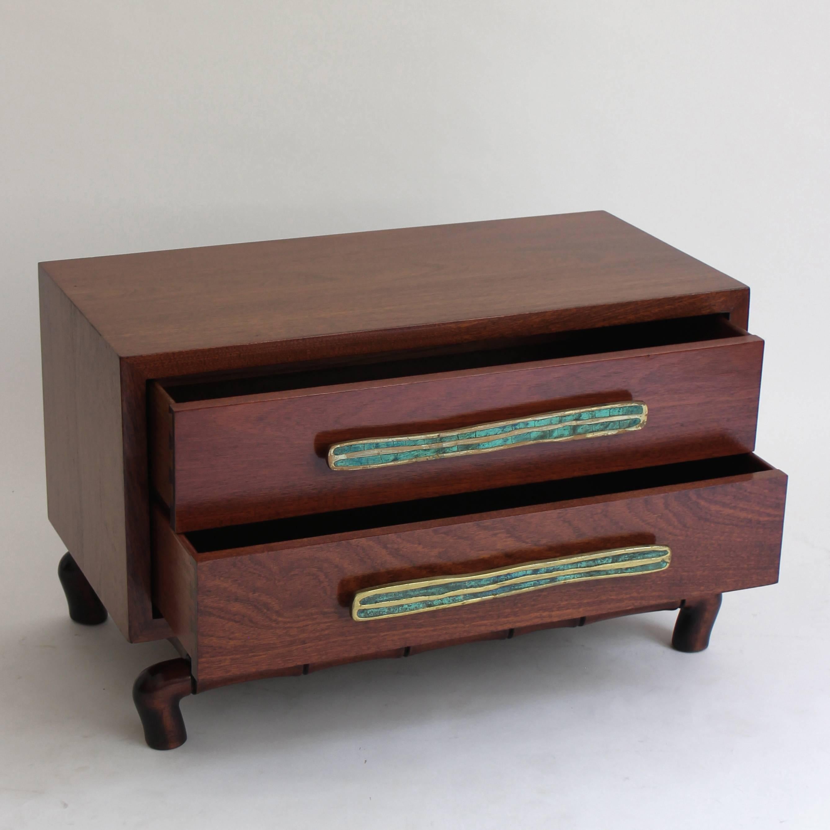 Mid-Century Modern Pair of Frank Kyle Nightstands, pulls manufactured by Pepe Mendoza, circa 1958 For Sale