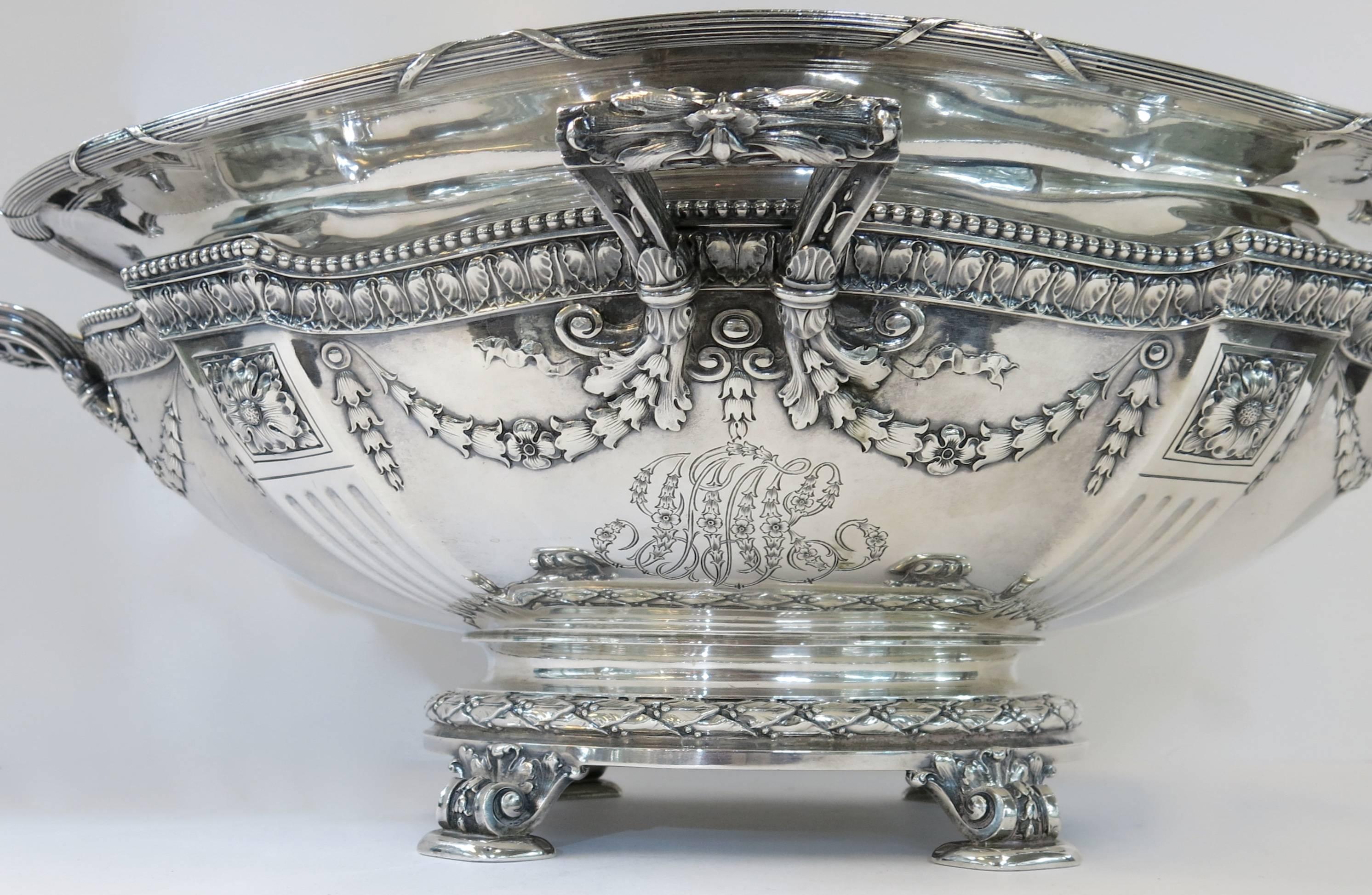 Large Oval Antique Sterling Silver Centrepiece by Gorham In Good Condition In New York, NY