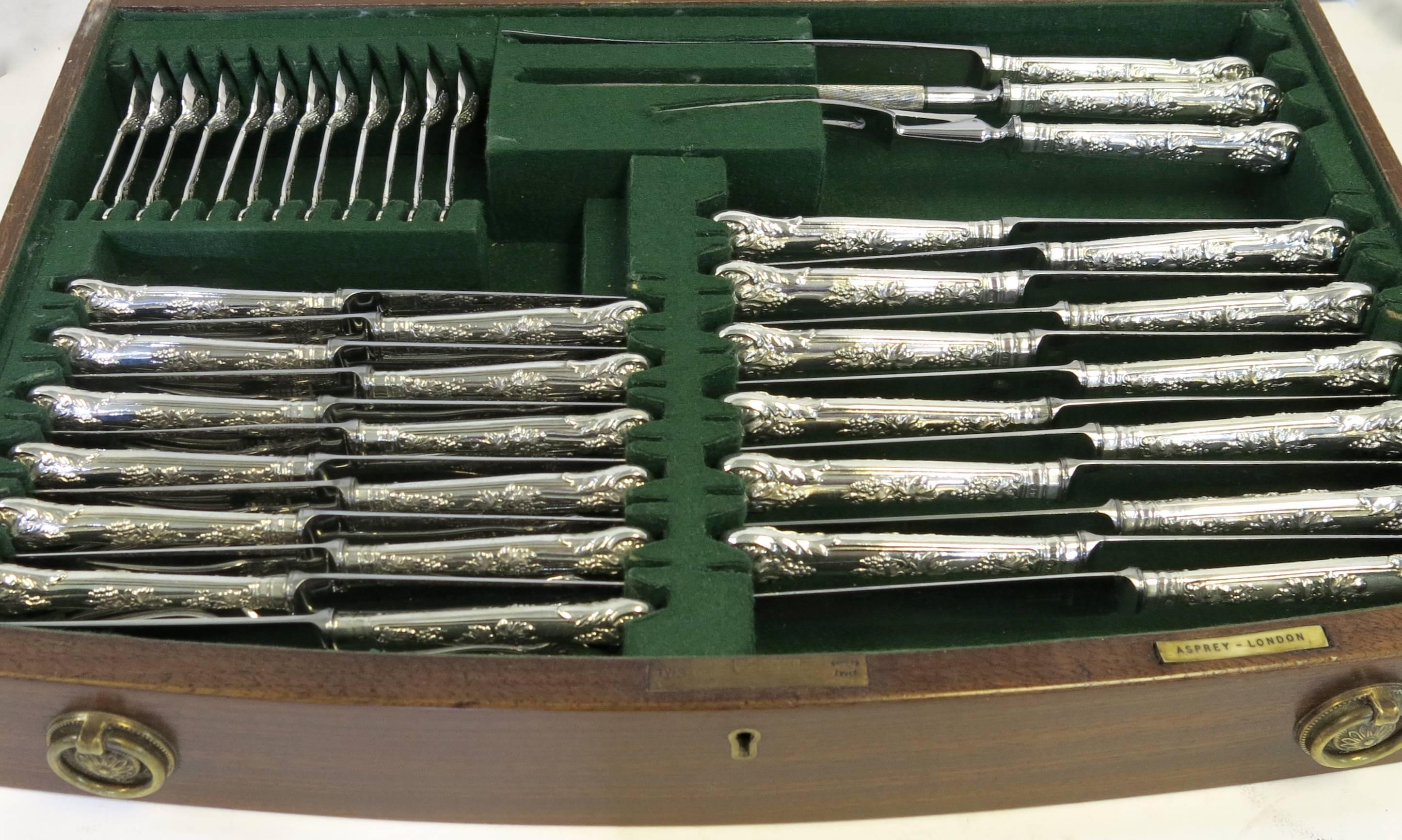 Rare, Trailing Vine, Sterling Silver Flatware Set by Asprey & Co. 161 Pieces In Good Condition For Sale In New York, NY
