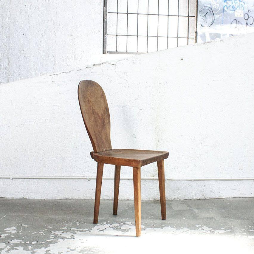 Beautiful chair in pinewood by Carl Malmsten in the 1930s.
Great patina from age and use.