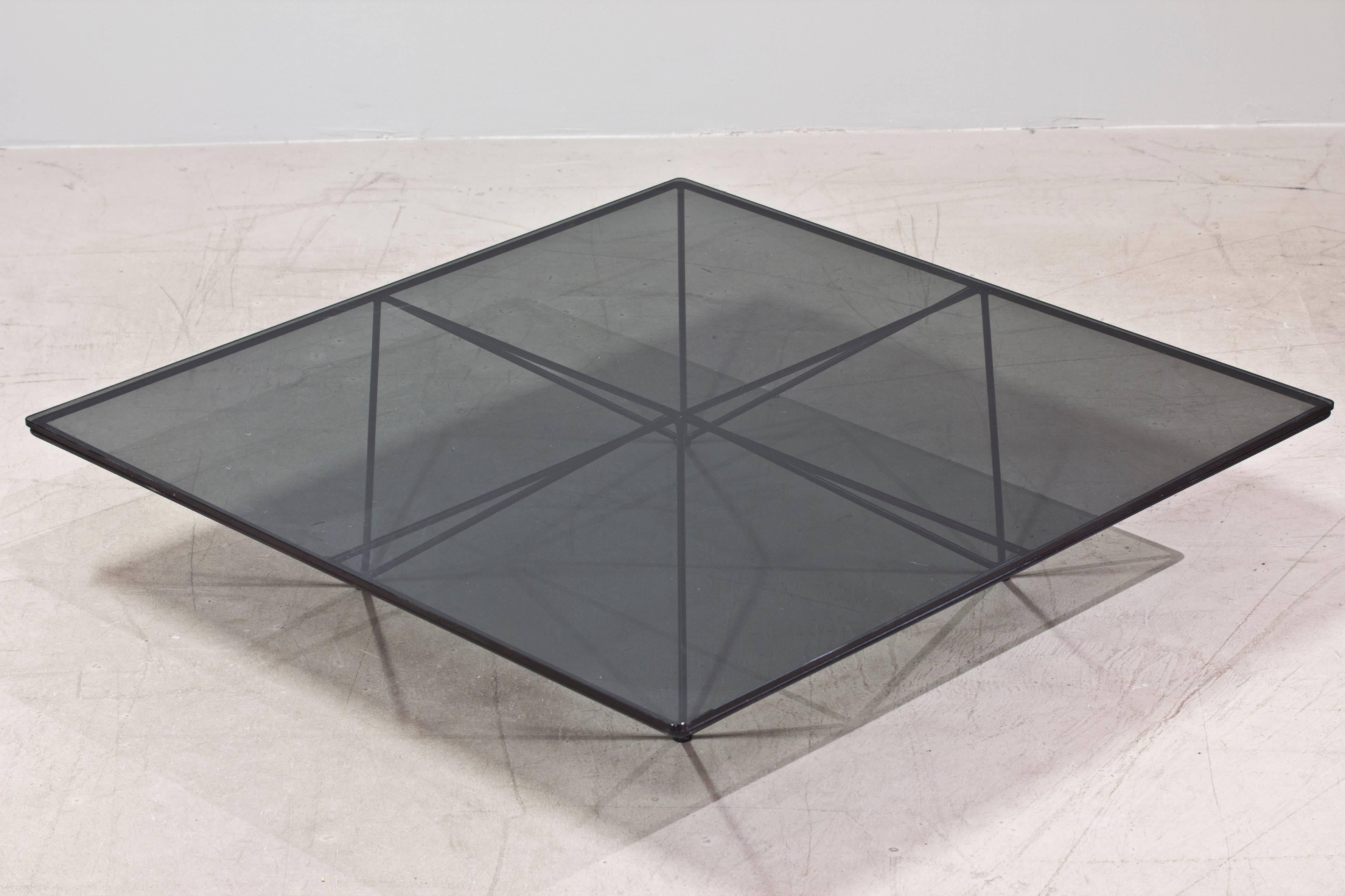 Late 20th Century Alanda Coffee Table with Smoked Glass by Paolo Piva