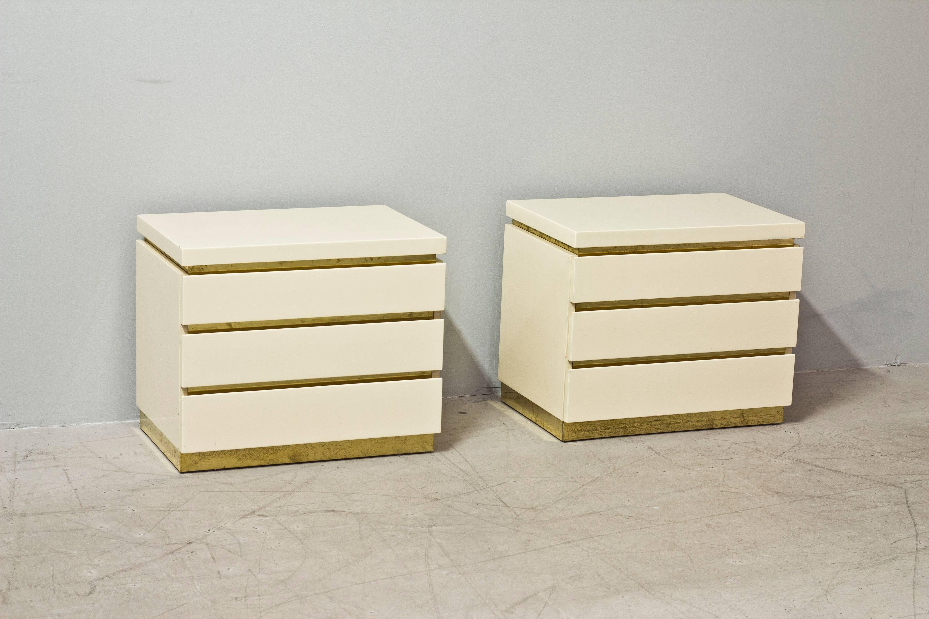 Set of two bedside tables by Jean Claude Mahey.

Year: 1980s.
Country: France.
Condition: Vintage condition.

Dimensions:

H 50.5 cm
W 60 cm
D 40 cm.