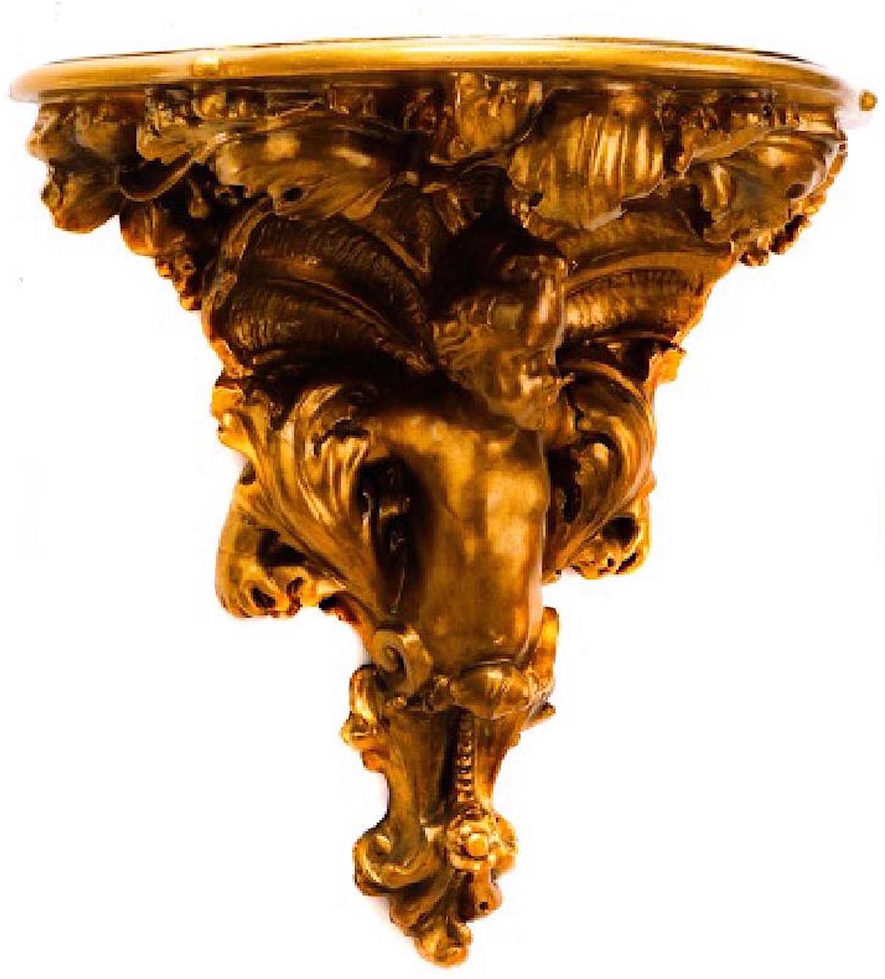 Carved Giltwood Baroque Wall Bracket In Good Condition For Sale In Atlanta, GA