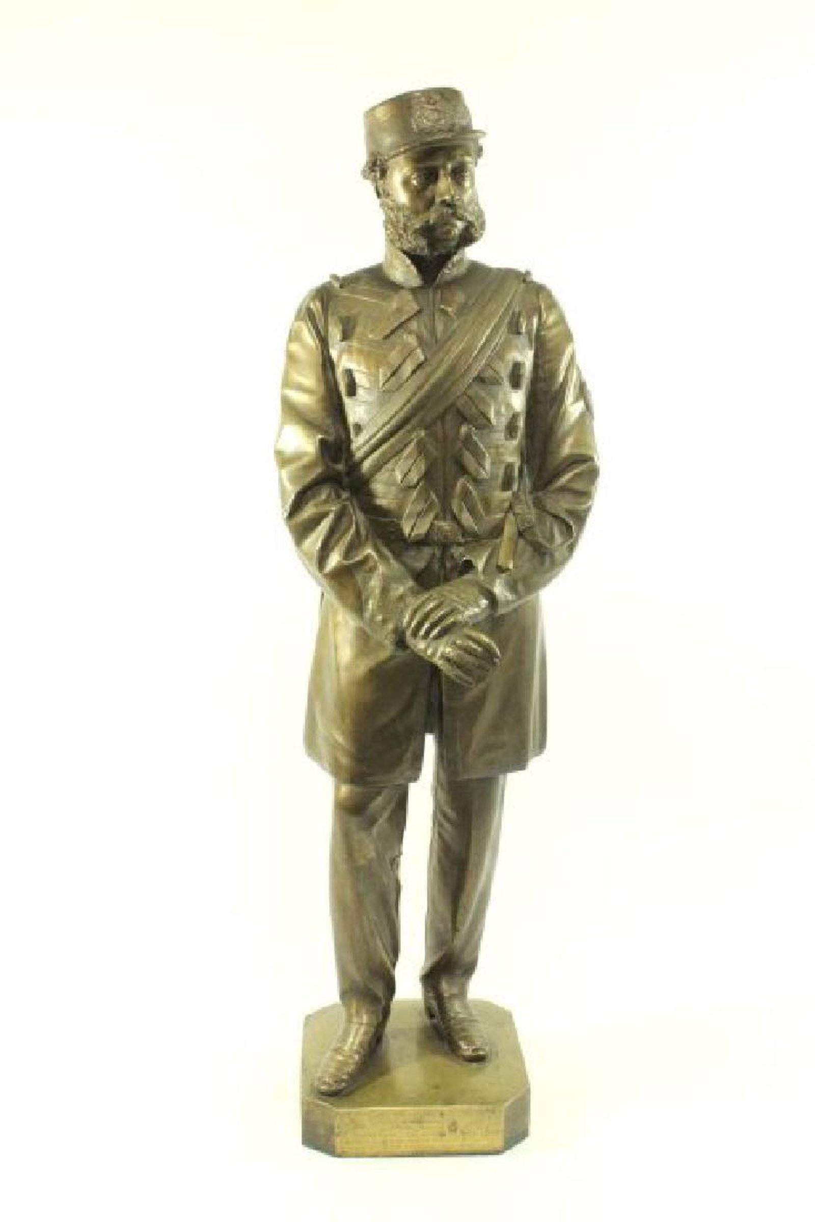 Bronze portrait figure of a British H.A.C. Military officer by T. Fowke, London, 1865
Signed T. Fowke London 1865, inscription on the front 
Presented to Captain John P. Field. H.A.C. (Honourable Artillery Company)
By His Friends
THO.s R.