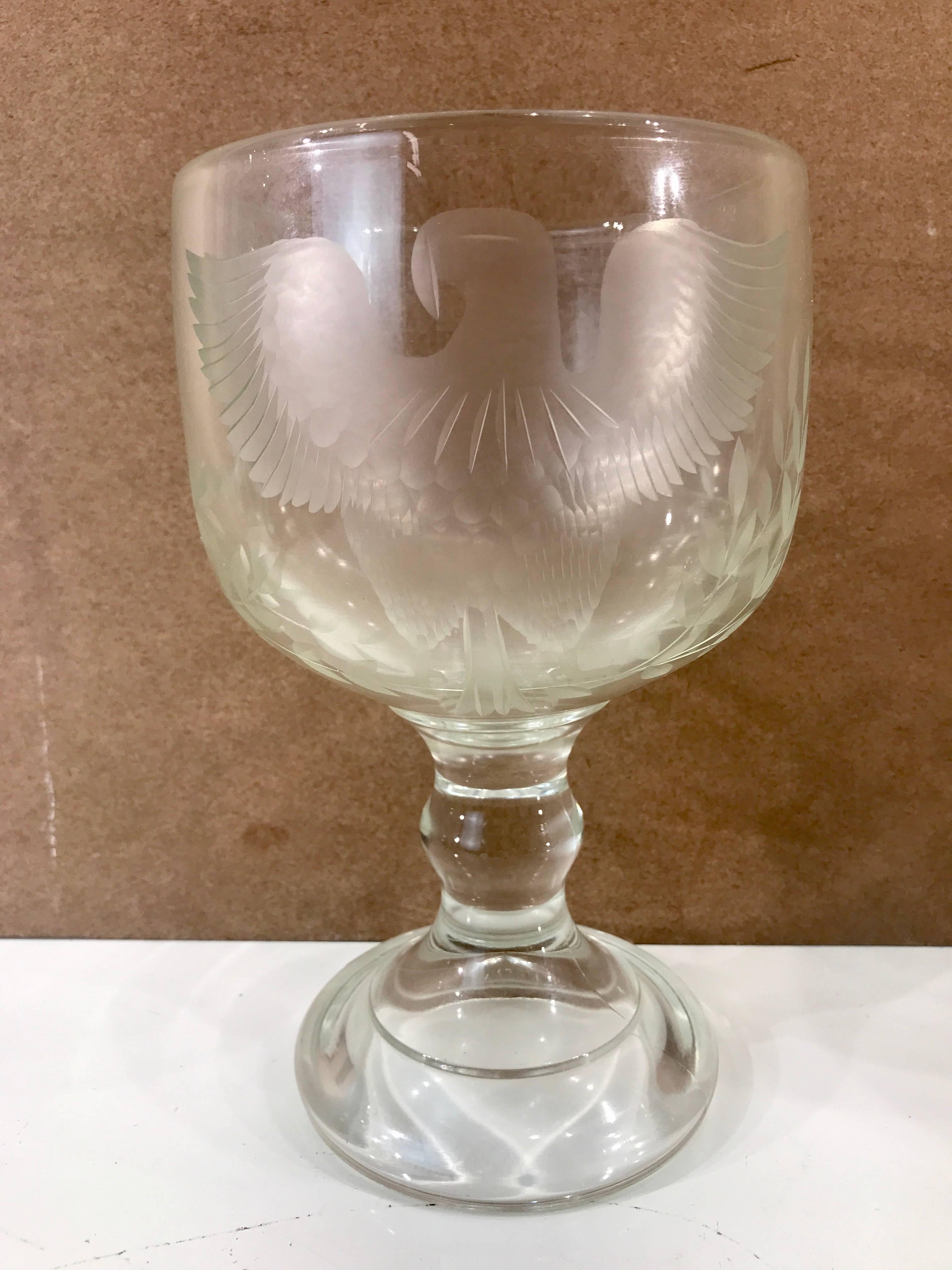 Large Pair of Centennial American Eagle Motif Engraved Glass Goblets In Good Condition In Atlanta, GA