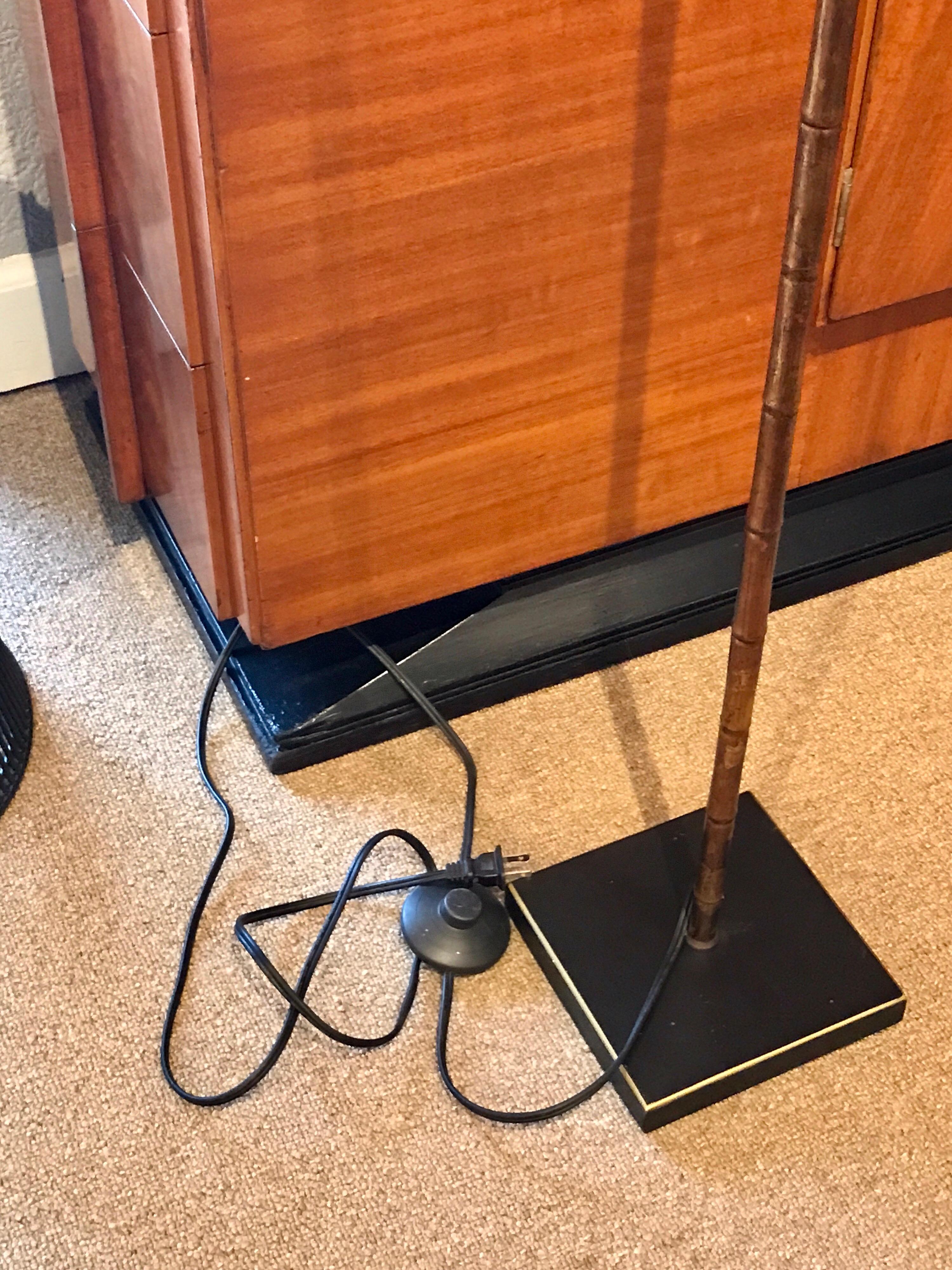 Tall and Narrow Gilt Faux Bamboo Floor Lamp in the Manner of Adnet In Good Condition For Sale In Atlanta, GA