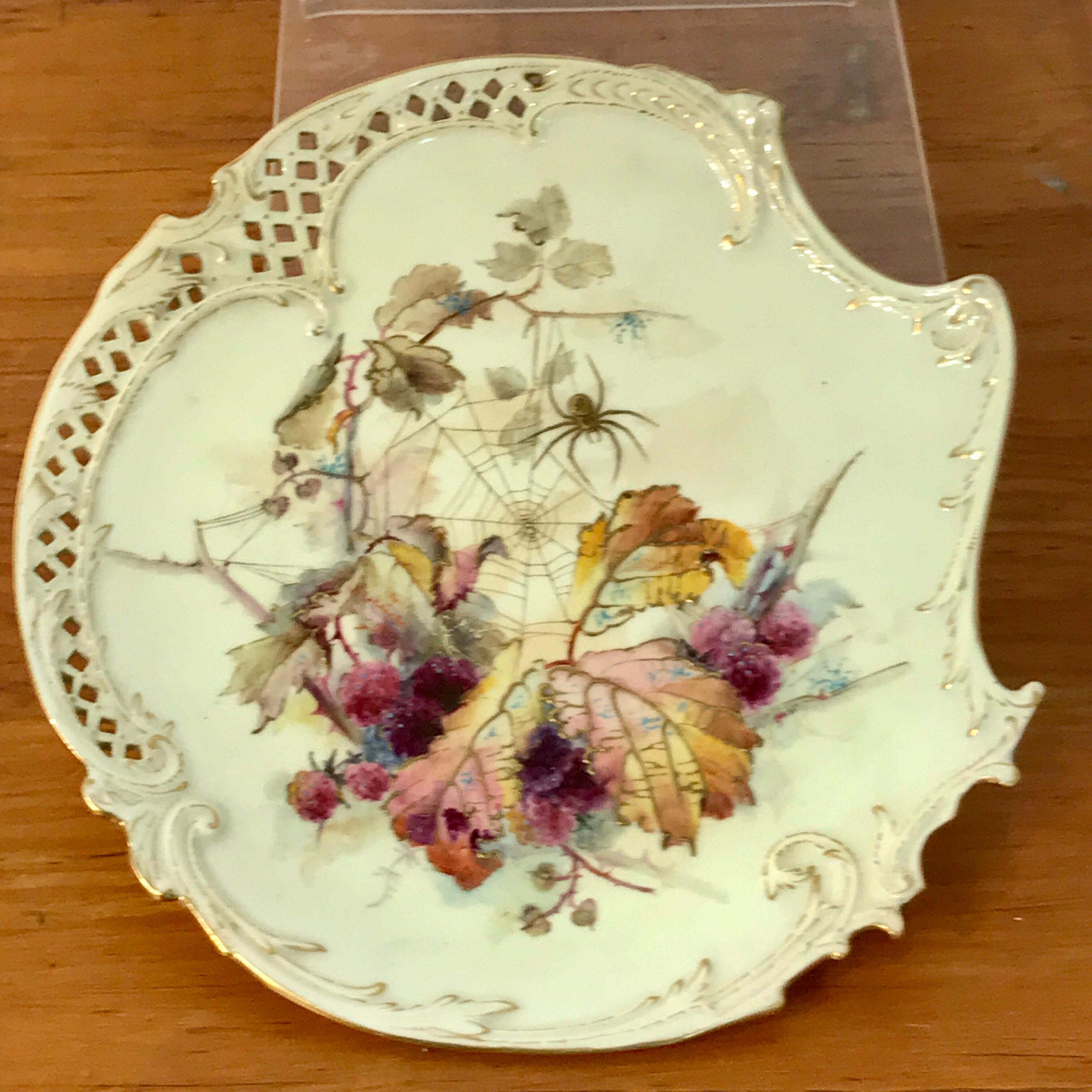 Eight Royal Worcester Aesthetic Cabinet Plates with Spider Web Decoration In Good Condition In Atlanta, GA