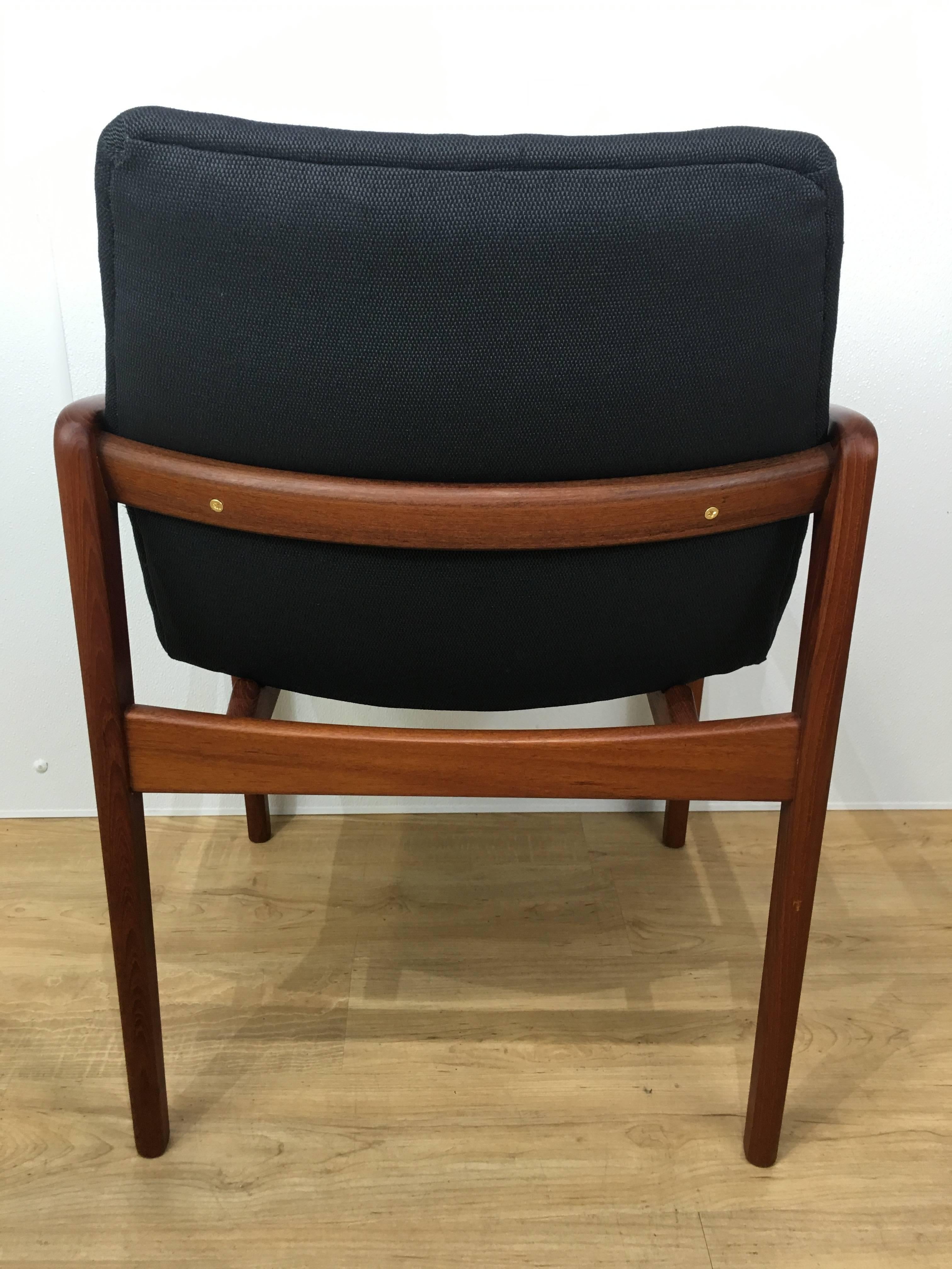 Six Danish Modern, Teak Cantilever Dining Chairs In Good Condition For Sale In Atlanta, GA