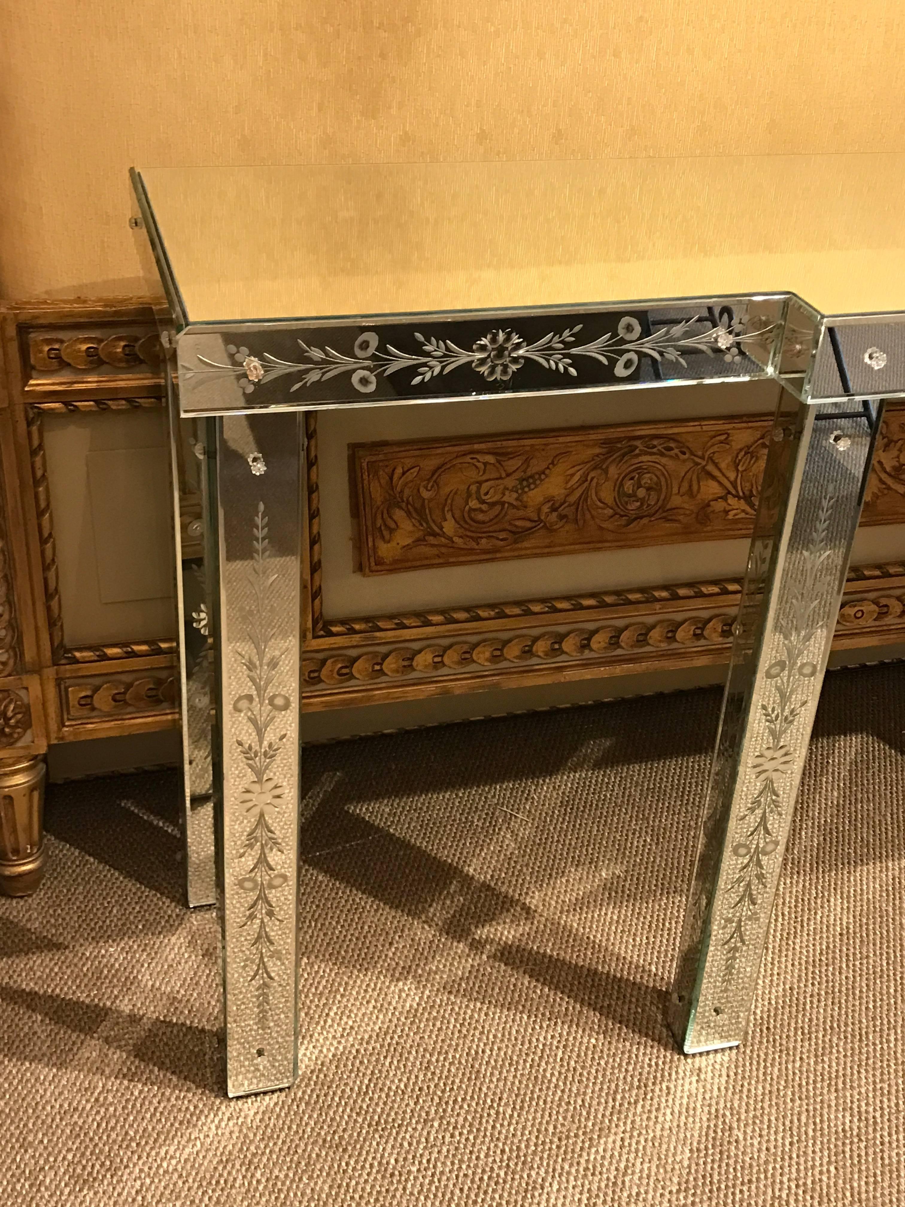 Venetian Engraved Mirrored Console 1