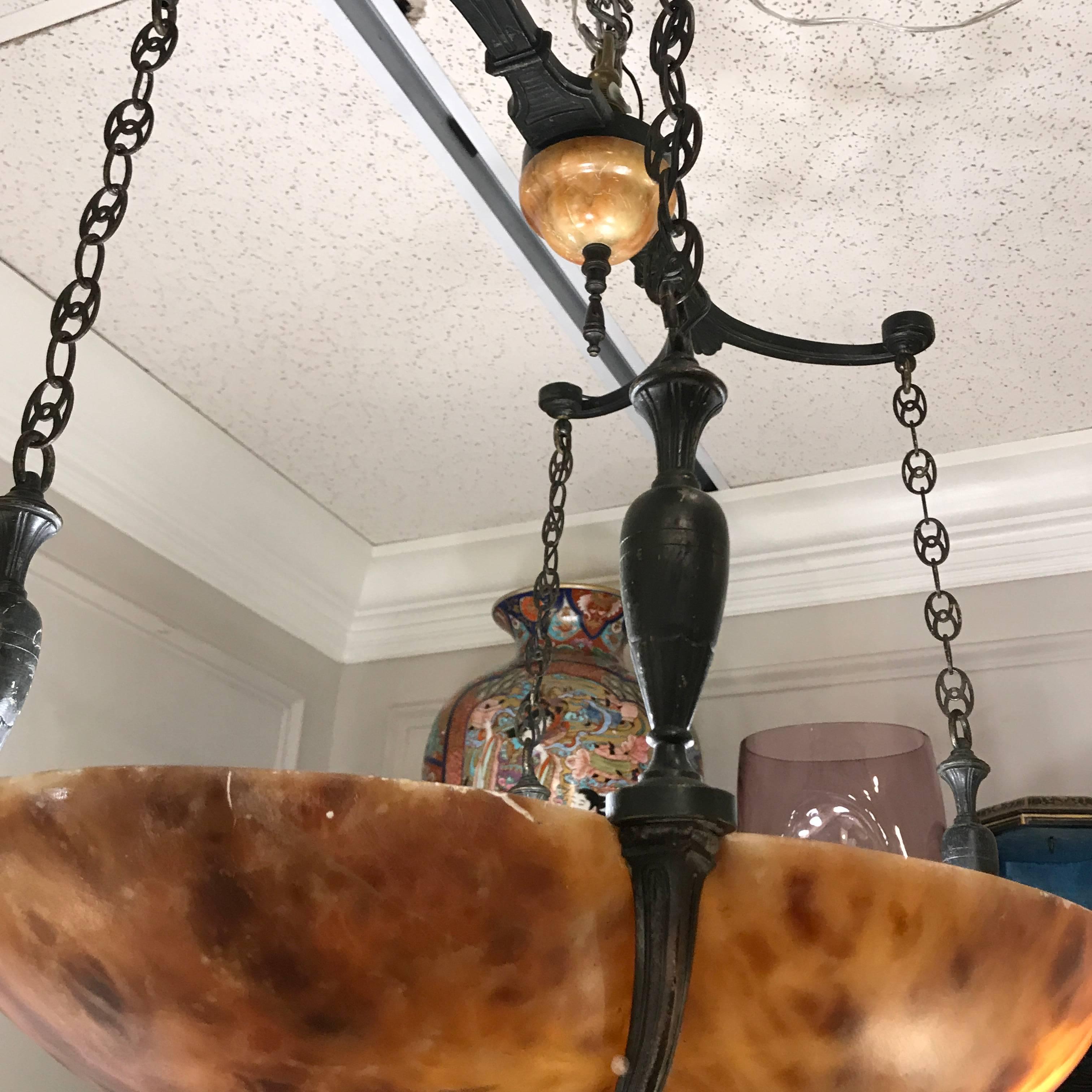 Early 20th Century Beautiful Neoclassical Alabaster Bronze-Mounted Chandelier For Sale