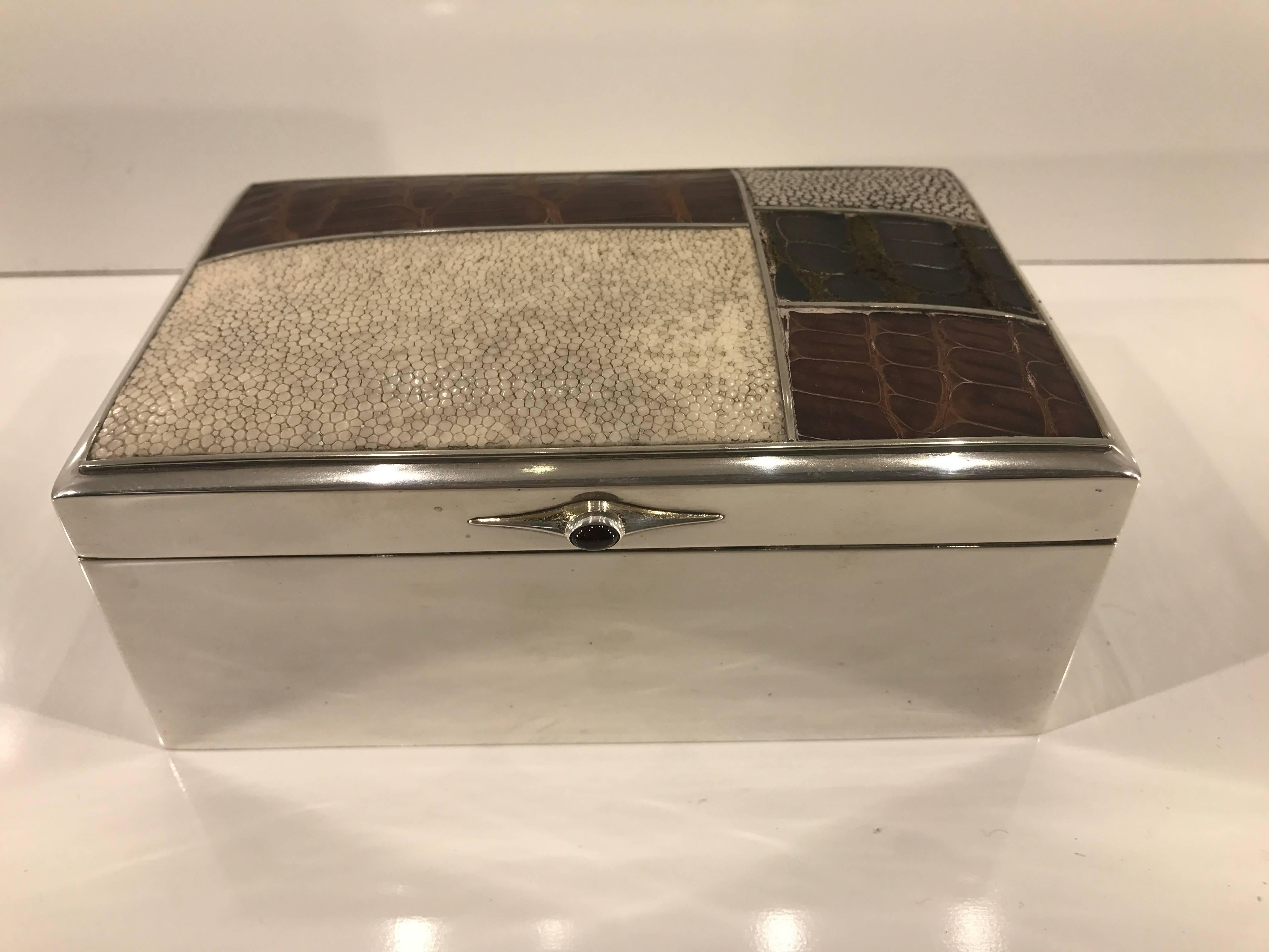 Scandinavian Modern sterling shagreen & alligator box, by David Anderson, 1966. Sterling mounted specimen white and gray Shagreen, beautiful smooth natural geometric patterns. Complimented by balck and rich mahogany inset alligator panels. The lift