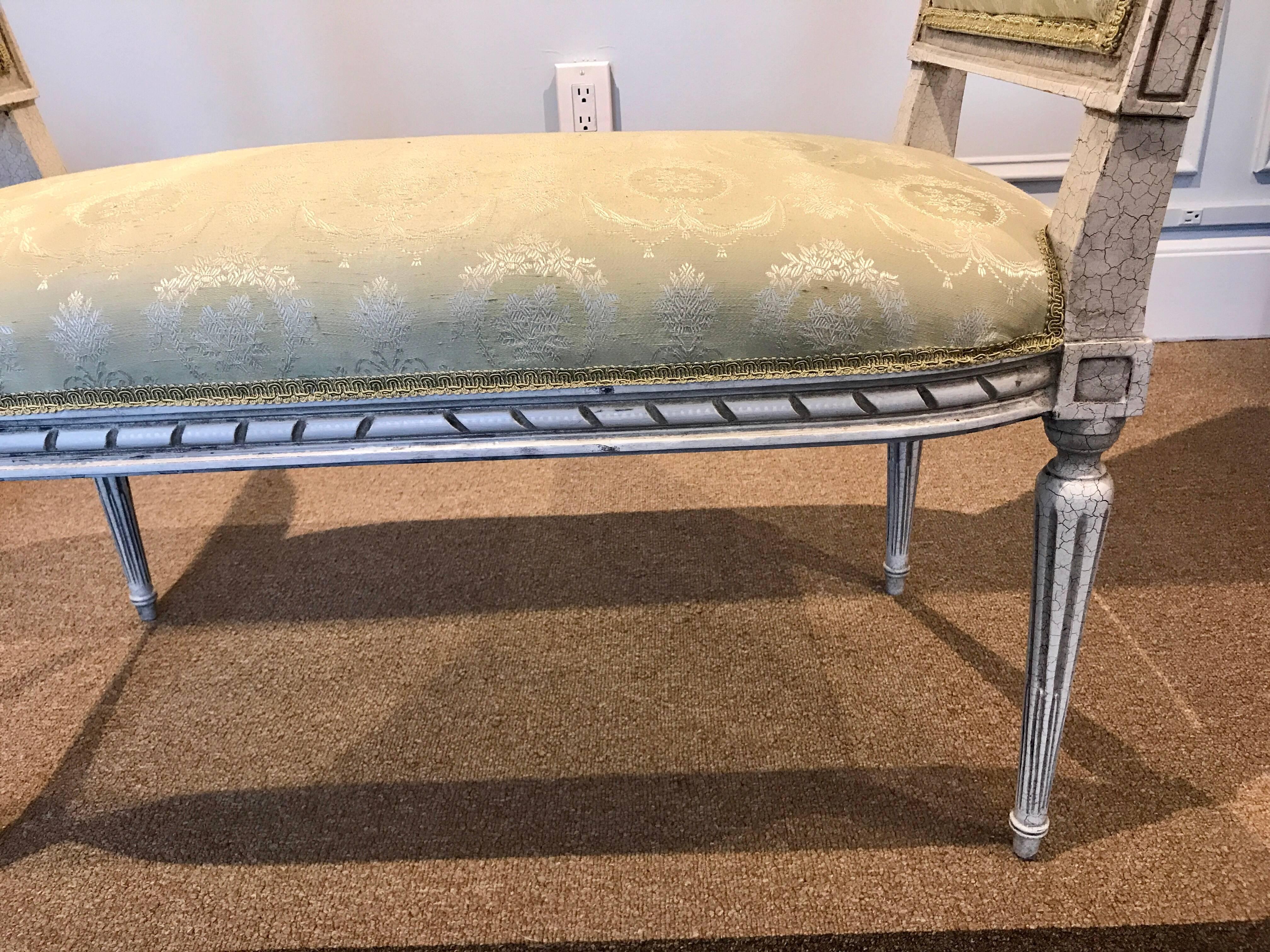 Louis XV Style White Washed Window Bench In Good Condition For Sale In Atlanta, GA