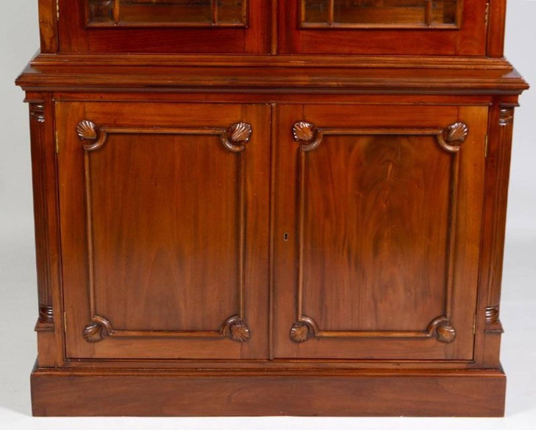 Pair of English Georgian Style Mahogany Bookcases or Breakfronts In Good Condition In Atlanta, GA