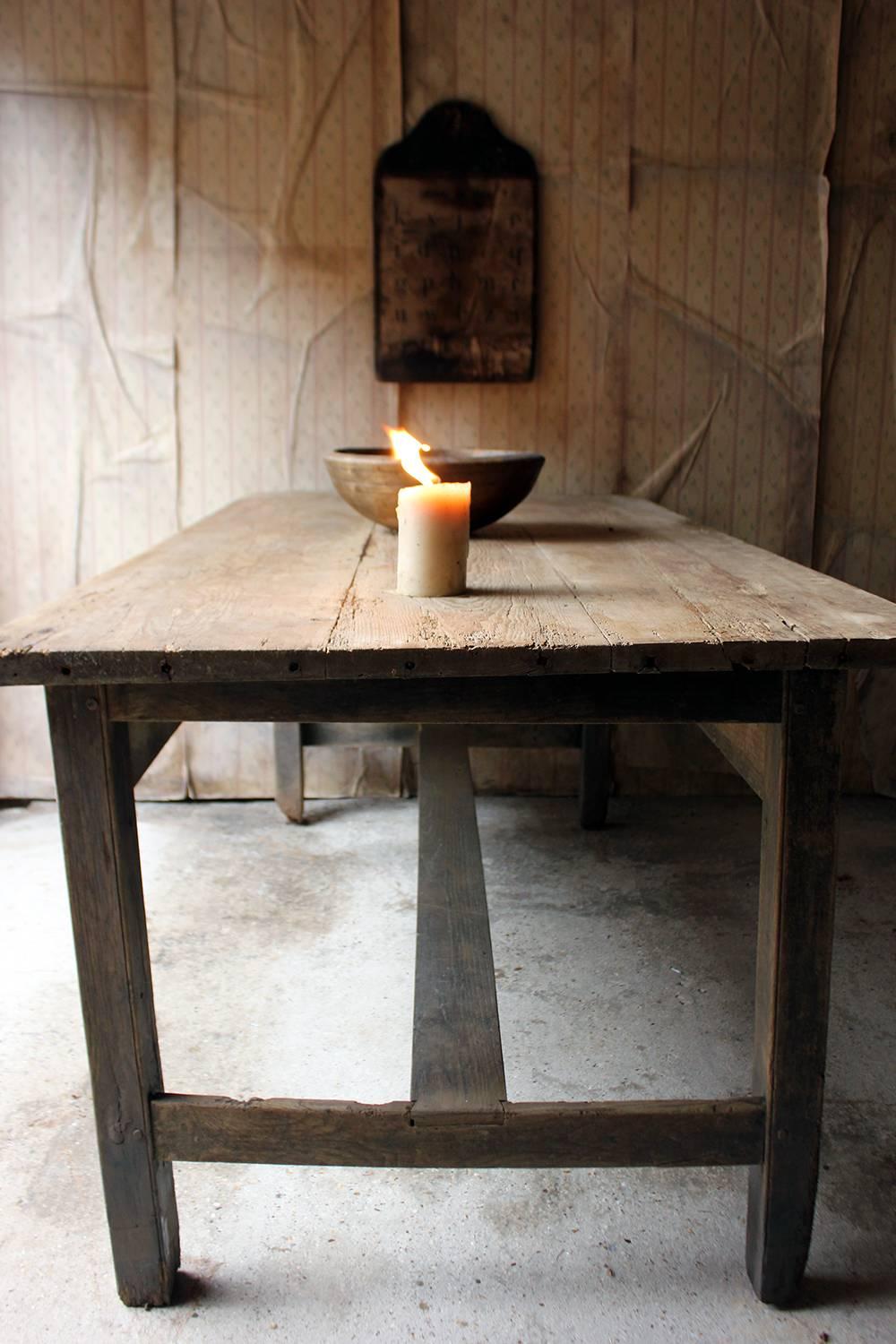 Scarce 17th Century Welsh Oak and Pine Farmhouse Scullery Table, circa 1640-1660 4