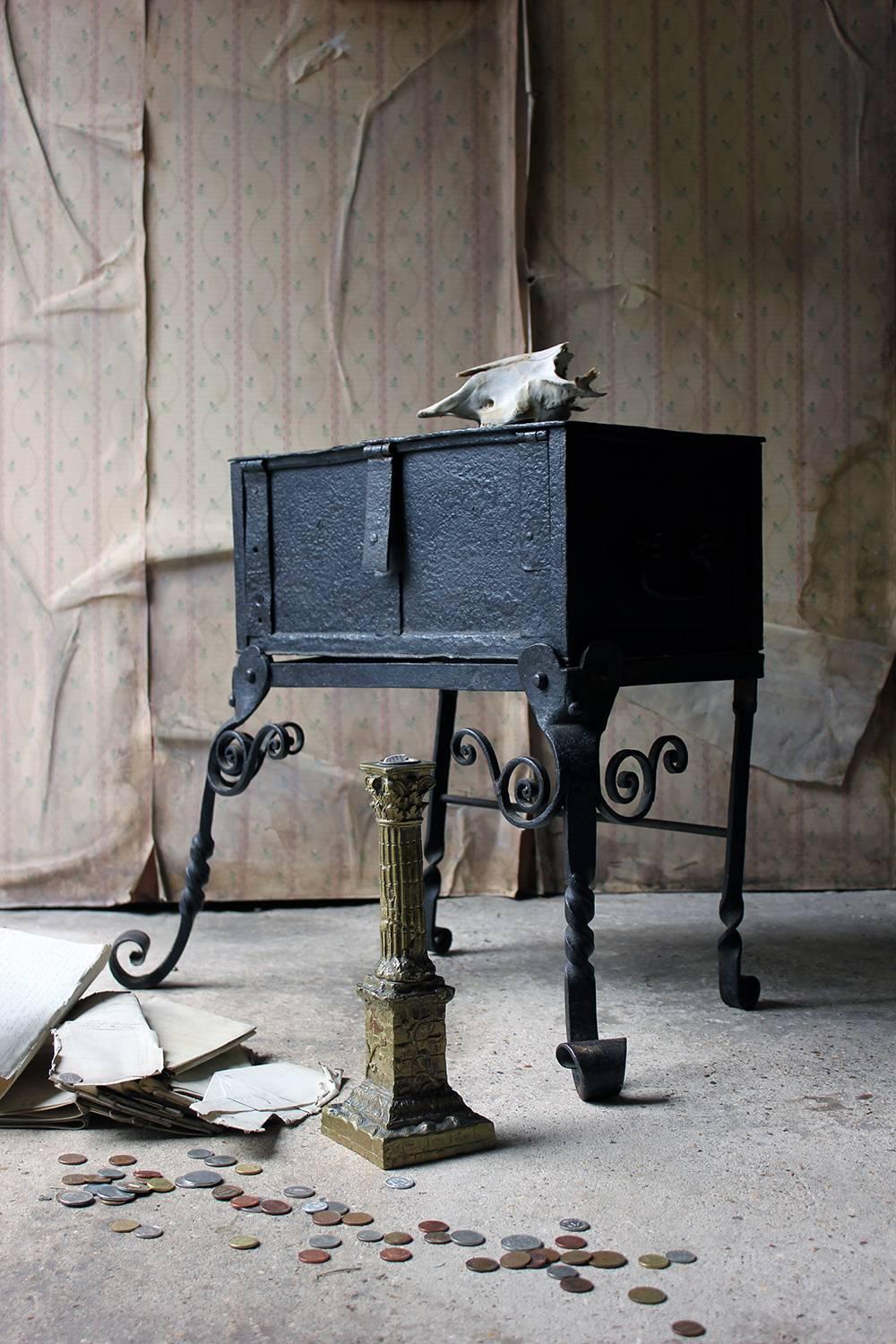 Rare 17th Century Spanish Baroque Iron Strong Box on Stand, circa 1660-1690 In Good Condition In Bedford, Bedfordshire