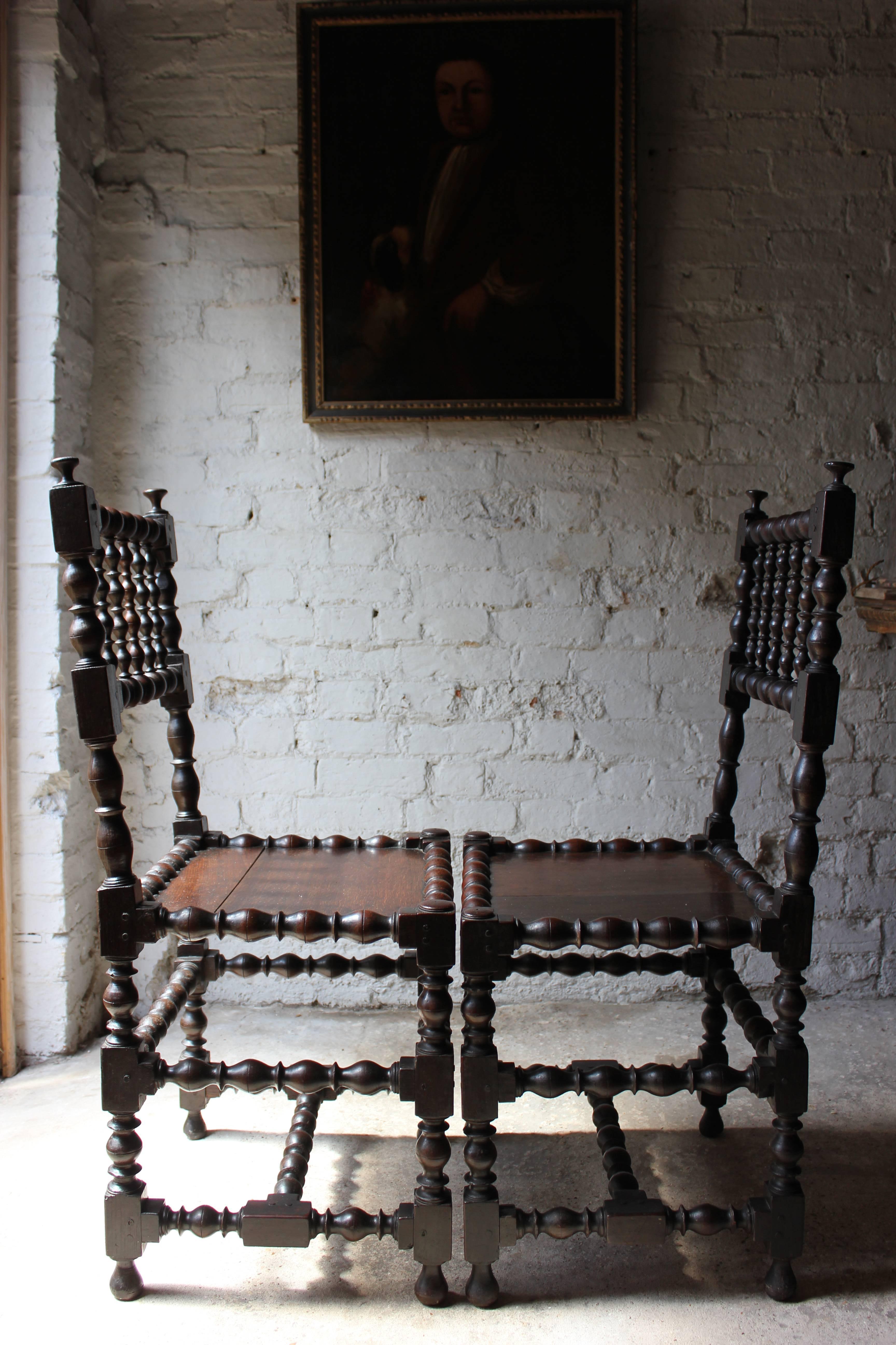 Very Good Pair of Charles II Oak Spindle Back Chairs, circa 1680 In Good Condition In Bedford, Bedfordshire