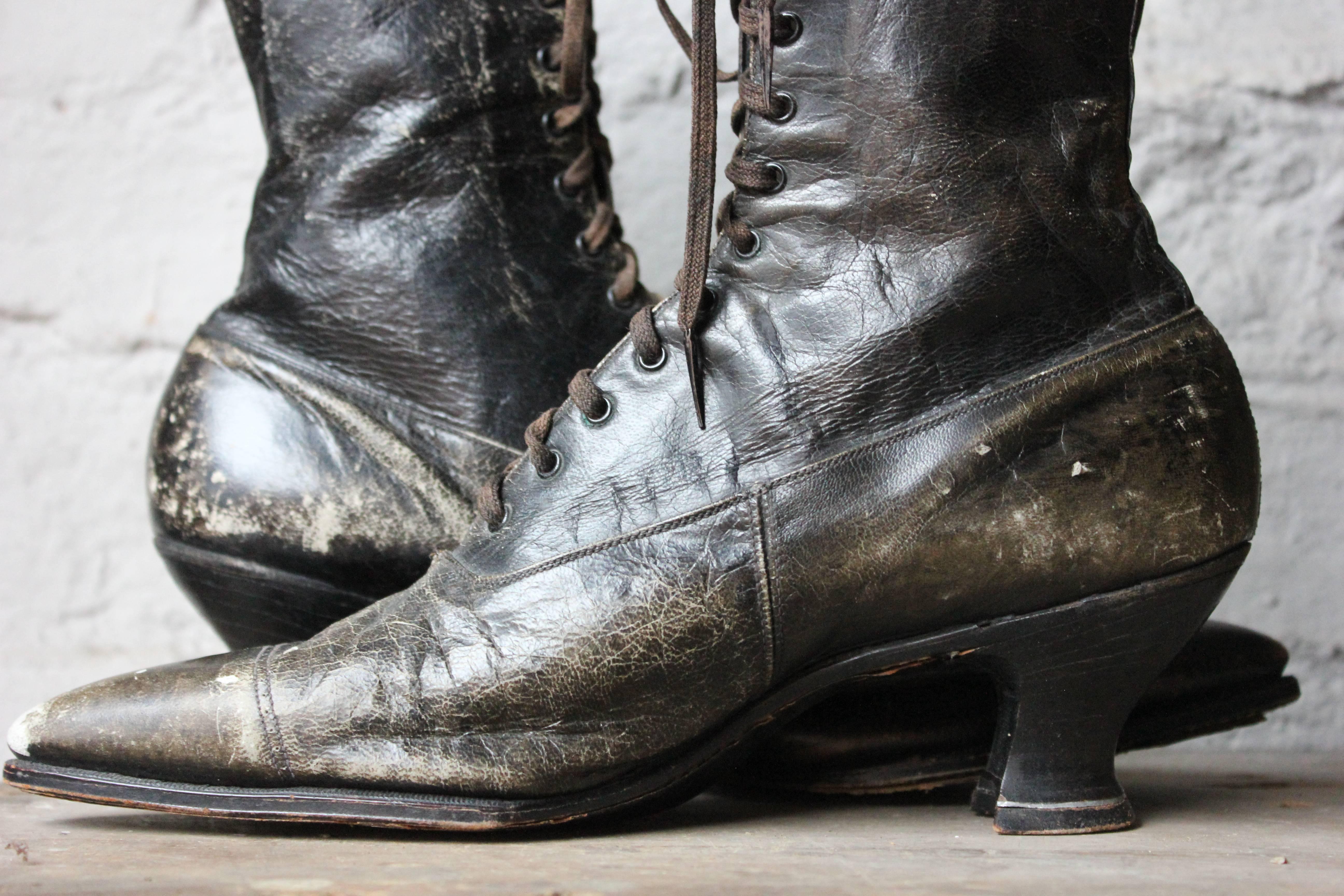 ladies victorian boots