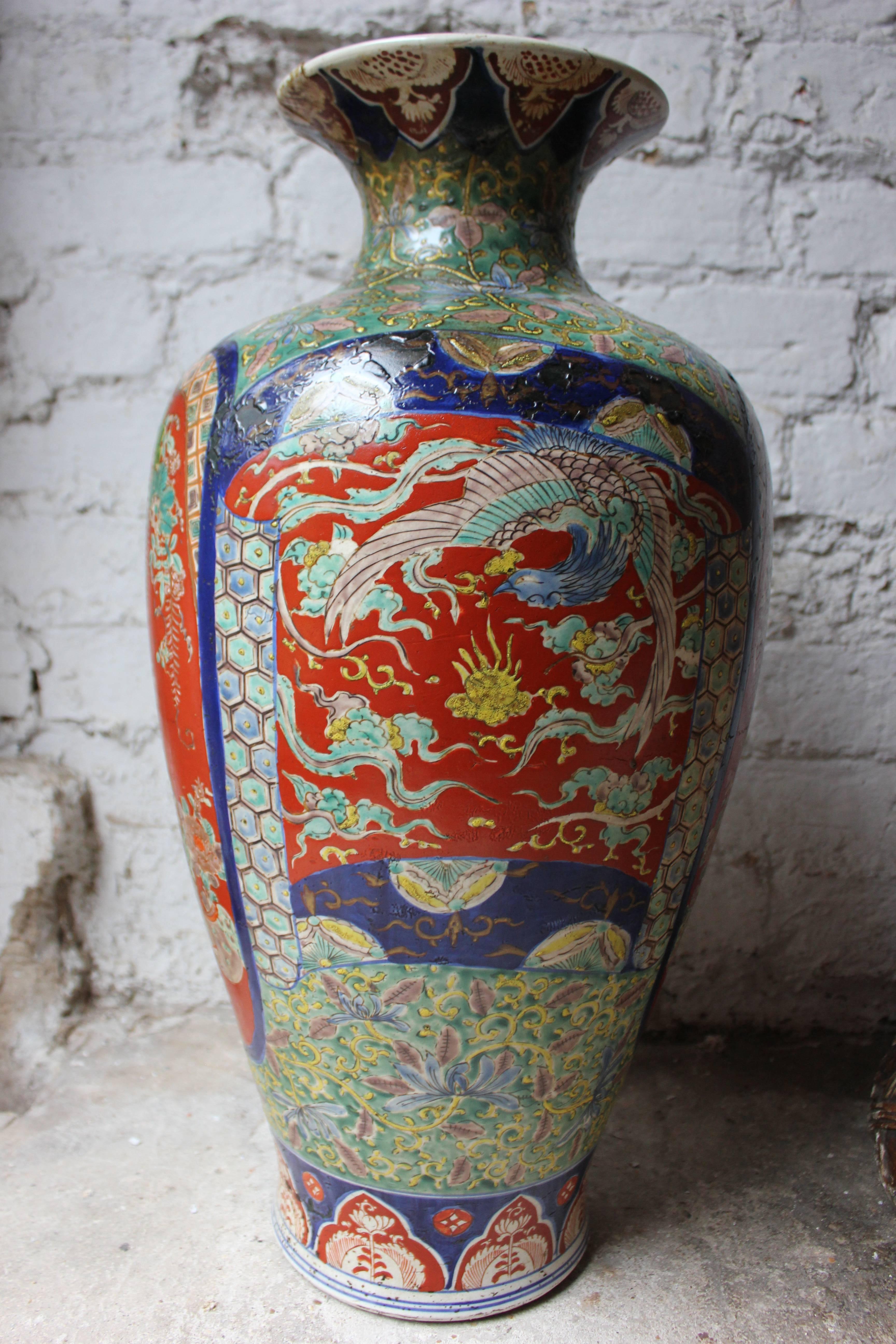 Large Mid-18th Century Japanese Porcelain Kutani Vase, circa 1740 4