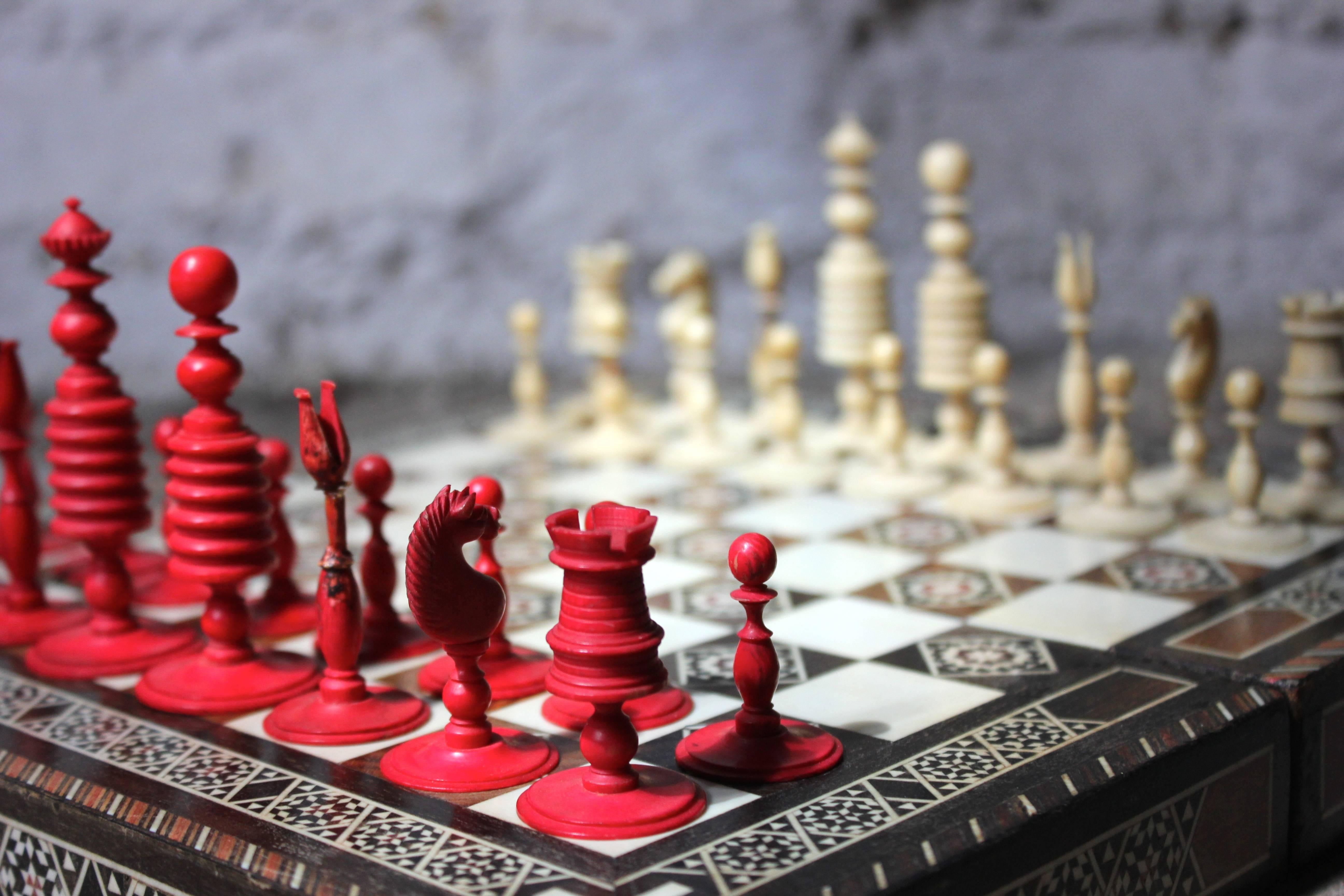 Good English ‘Washington’ Pattern Turned Ivory Chess Set, circa 1800-1820 1