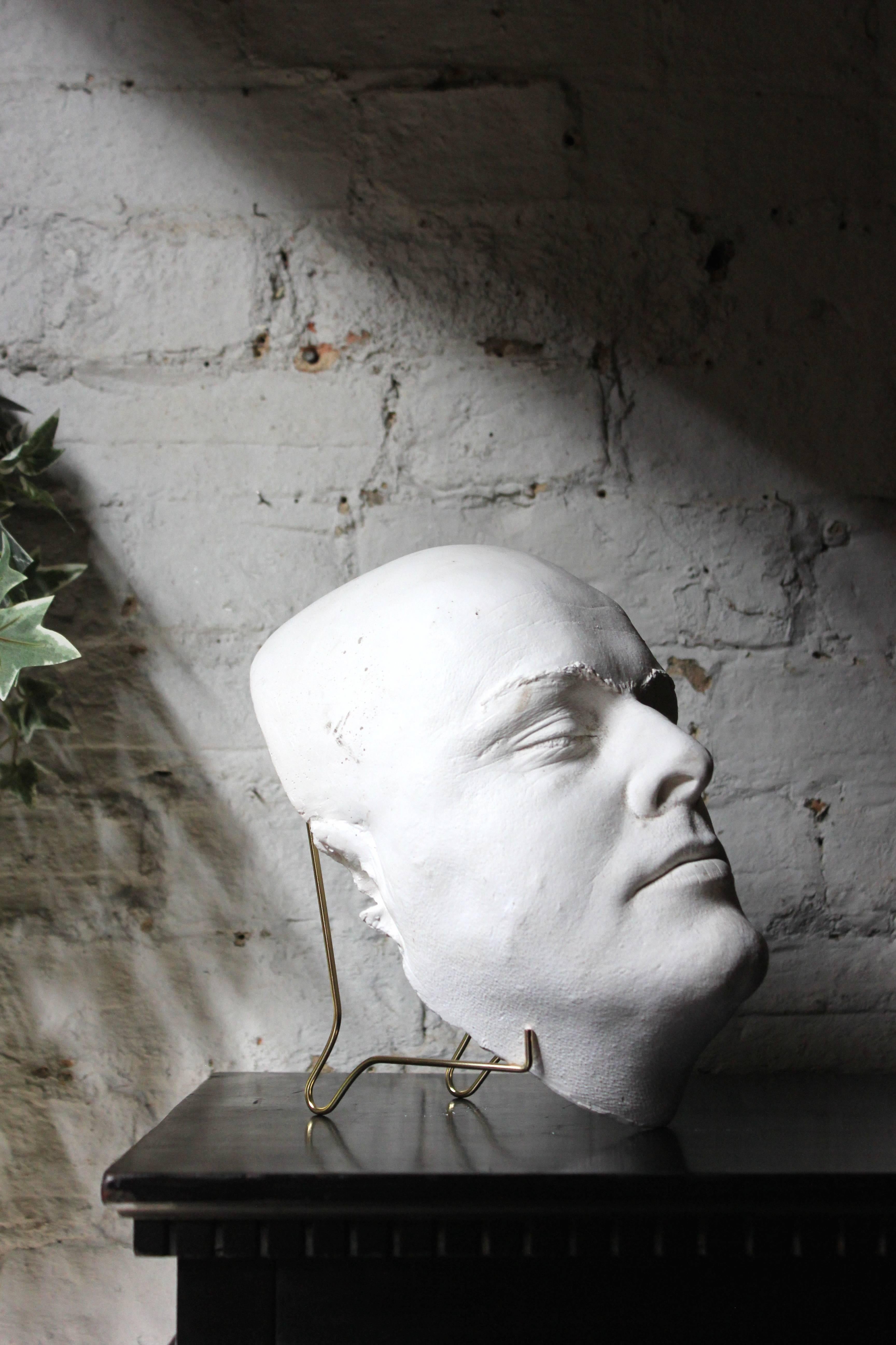 Good 20th Century Plaster Death Mask of a Burly Gentleman In Good Condition In Bedford, Bedfordshire