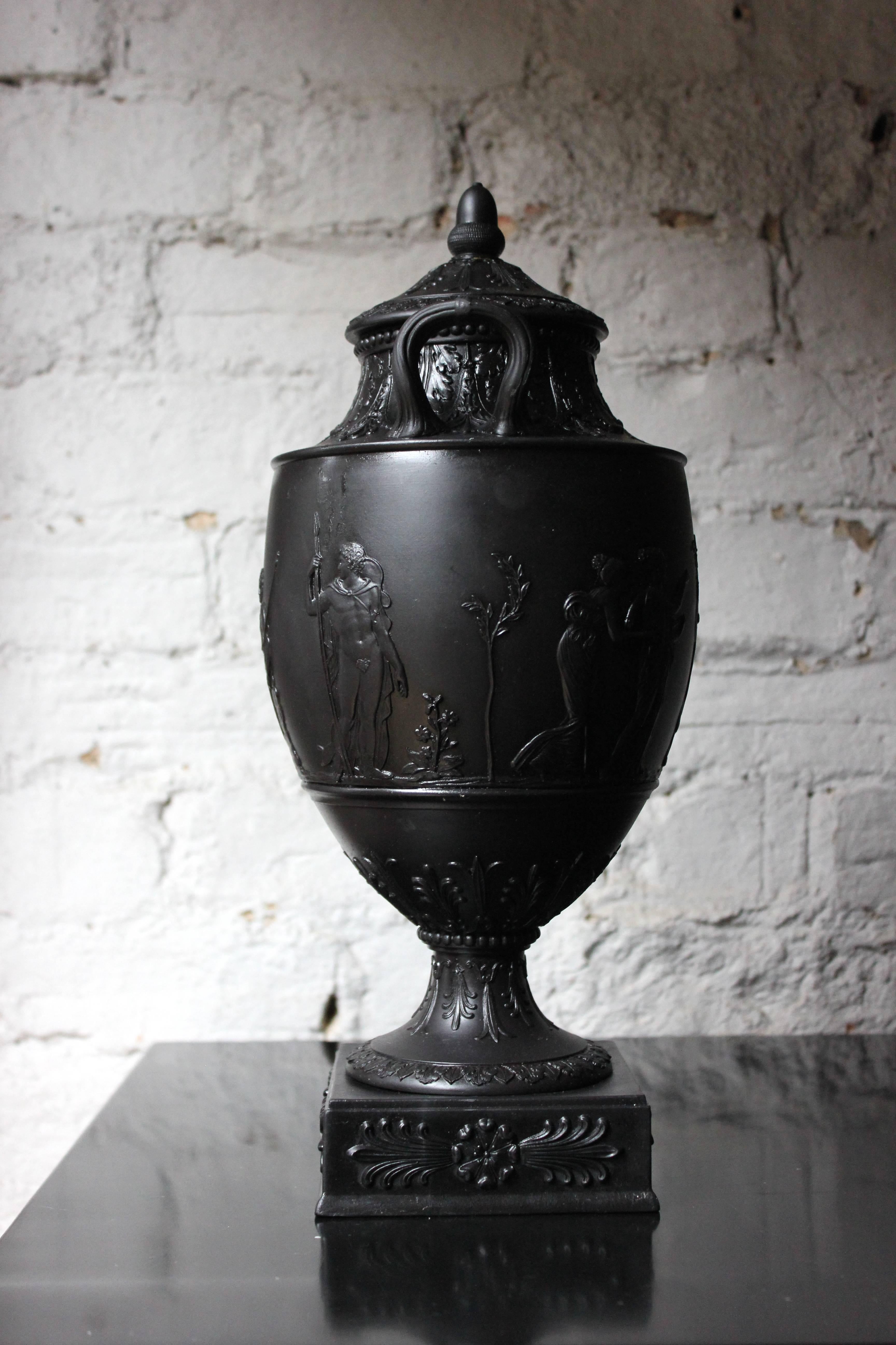 Attractive 19th Century Wedgwood Black Basalt Twin-Handled Vase and Cover In Fair Condition In Bedford, Bedfordshire