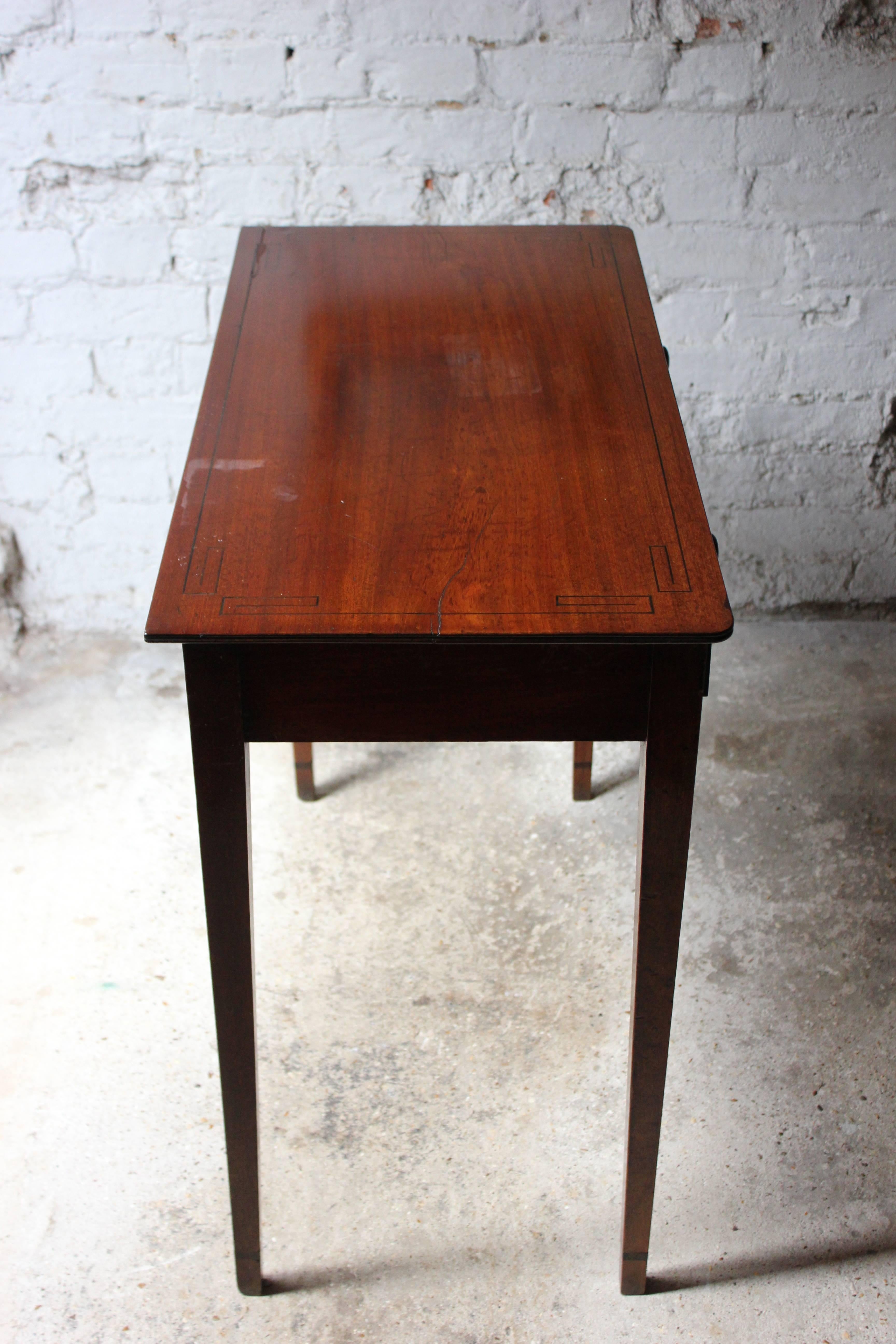 Elegant Late 19th Century Regency Style Mahogany Side or Hall Table, circa 1890 In Fair Condition In Bedford, Bedfordshire