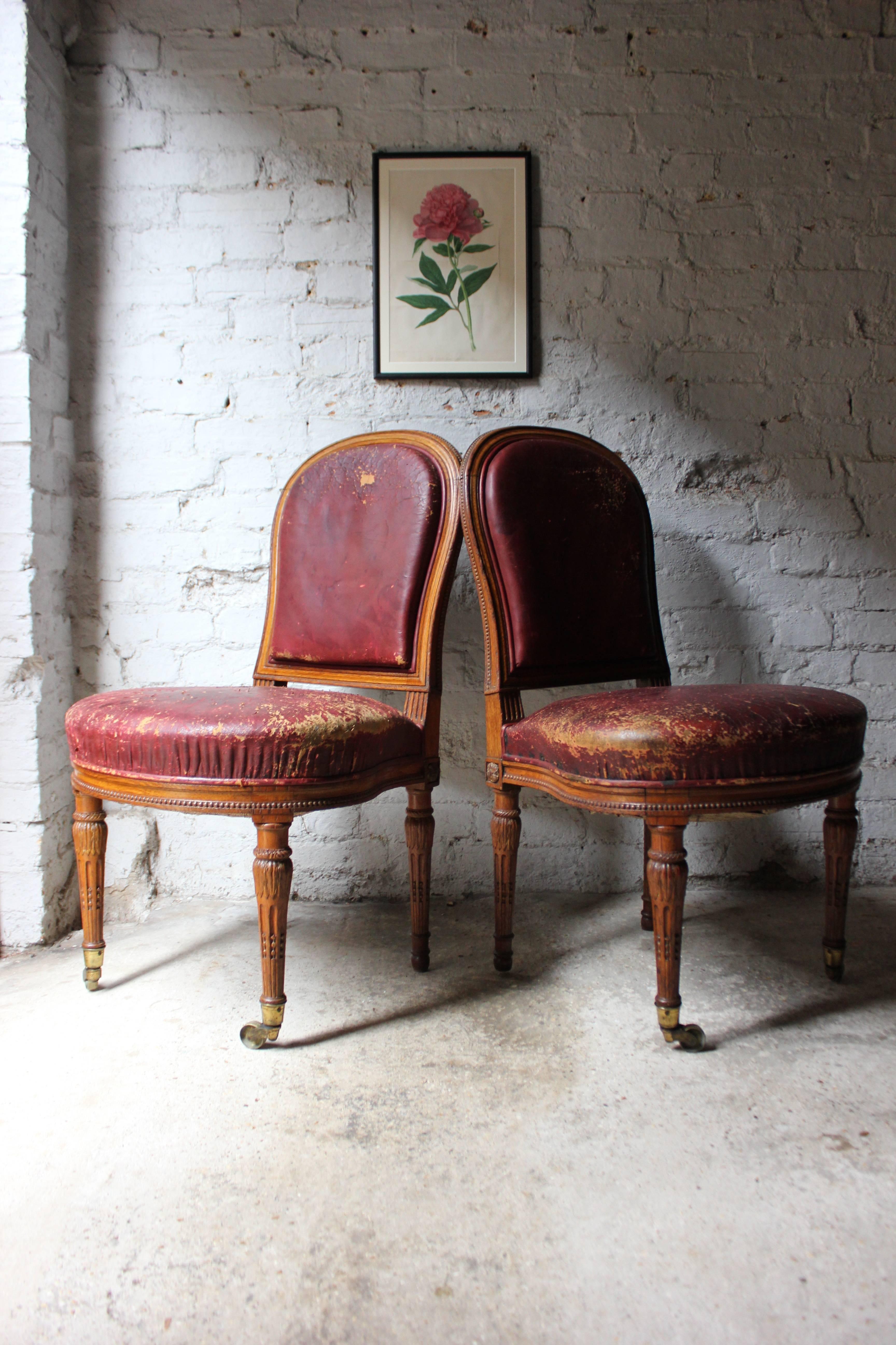 Pair of Early Victorian Golden Oak and Leather Upholstered Chairs, circa 1840 1