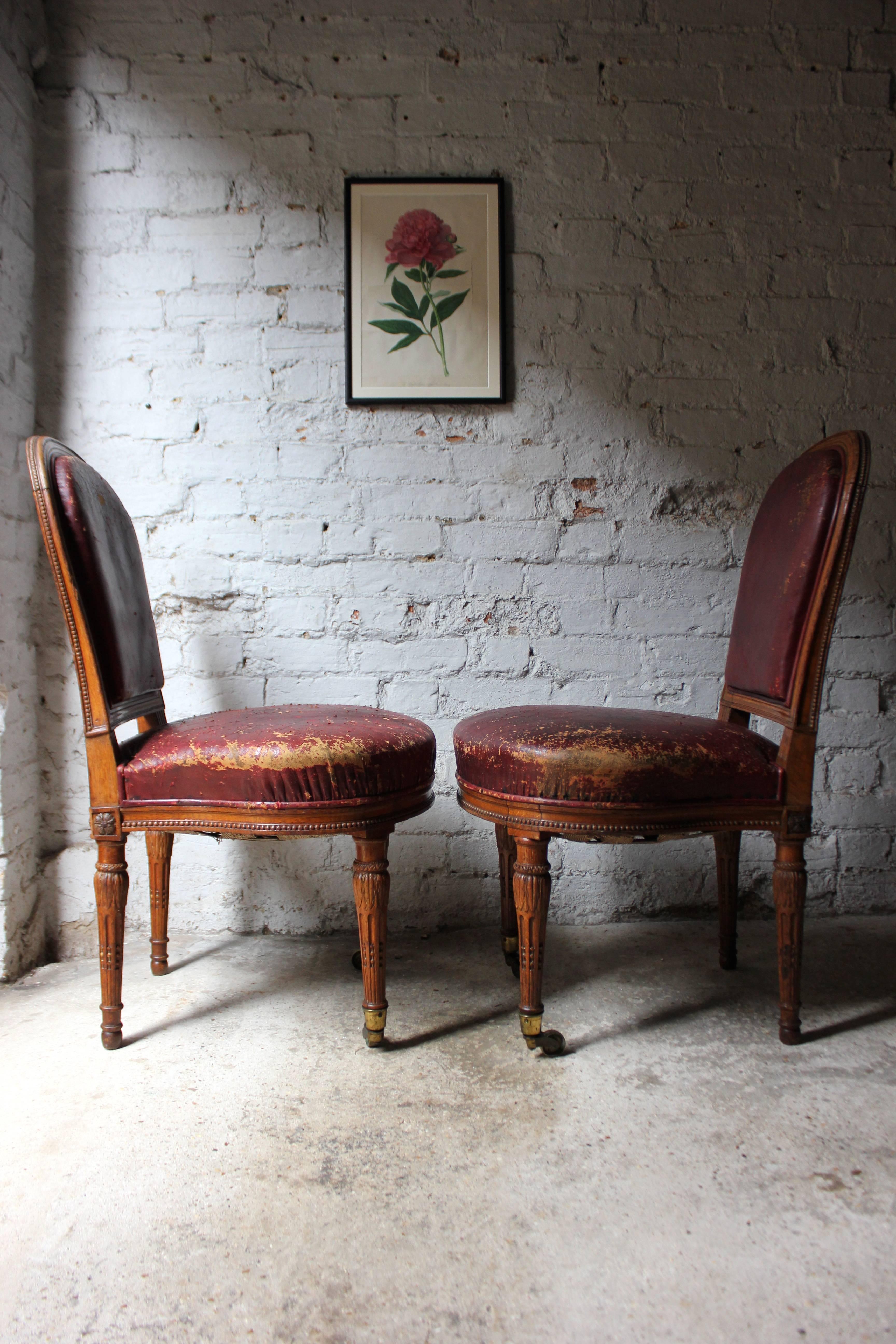 Pair of Early Victorian Golden Oak and Leather Upholstered Chairs, circa 1840 3