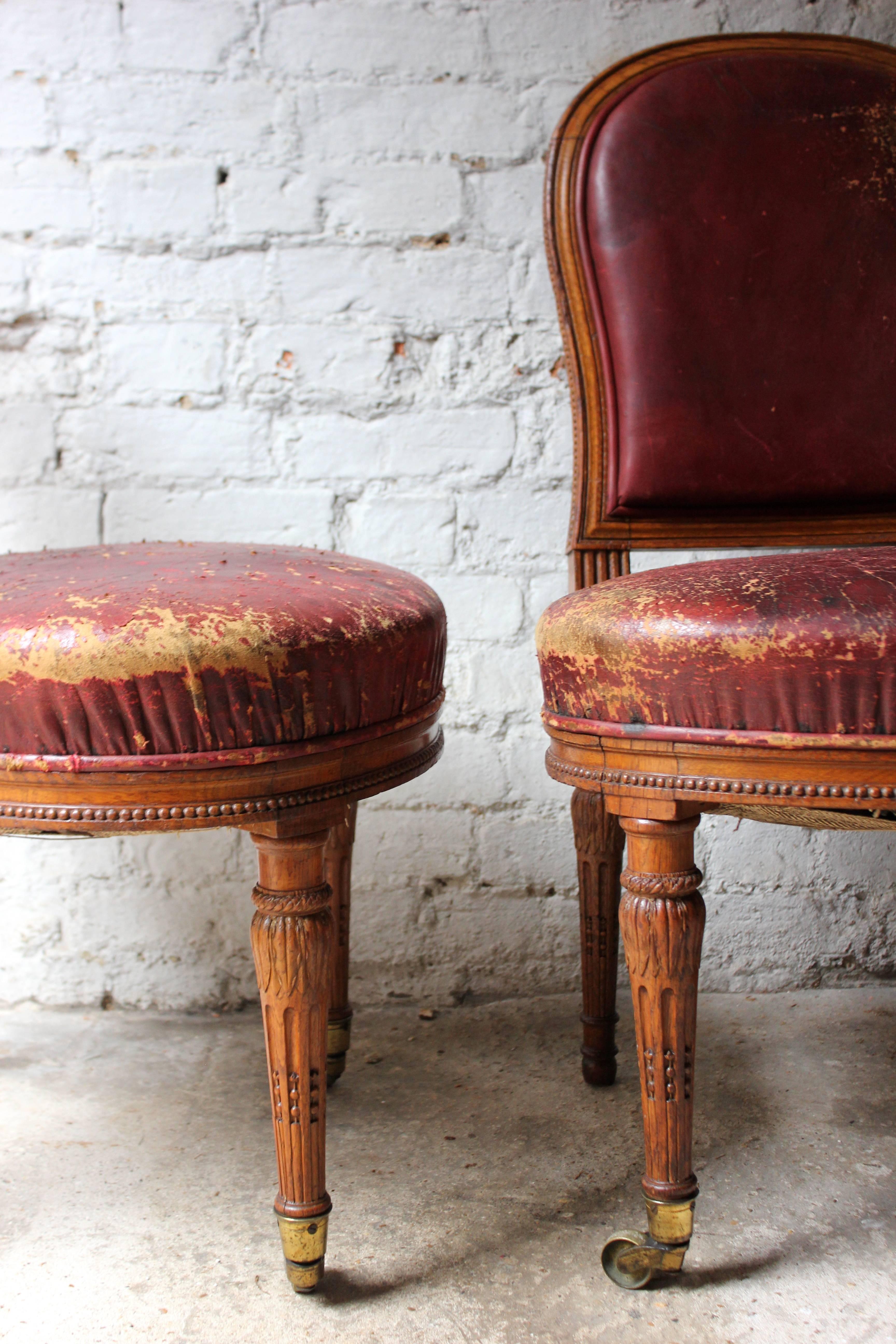 English Pair of Early Victorian Golden Oak and Leather Upholstered Chairs, circa 1840