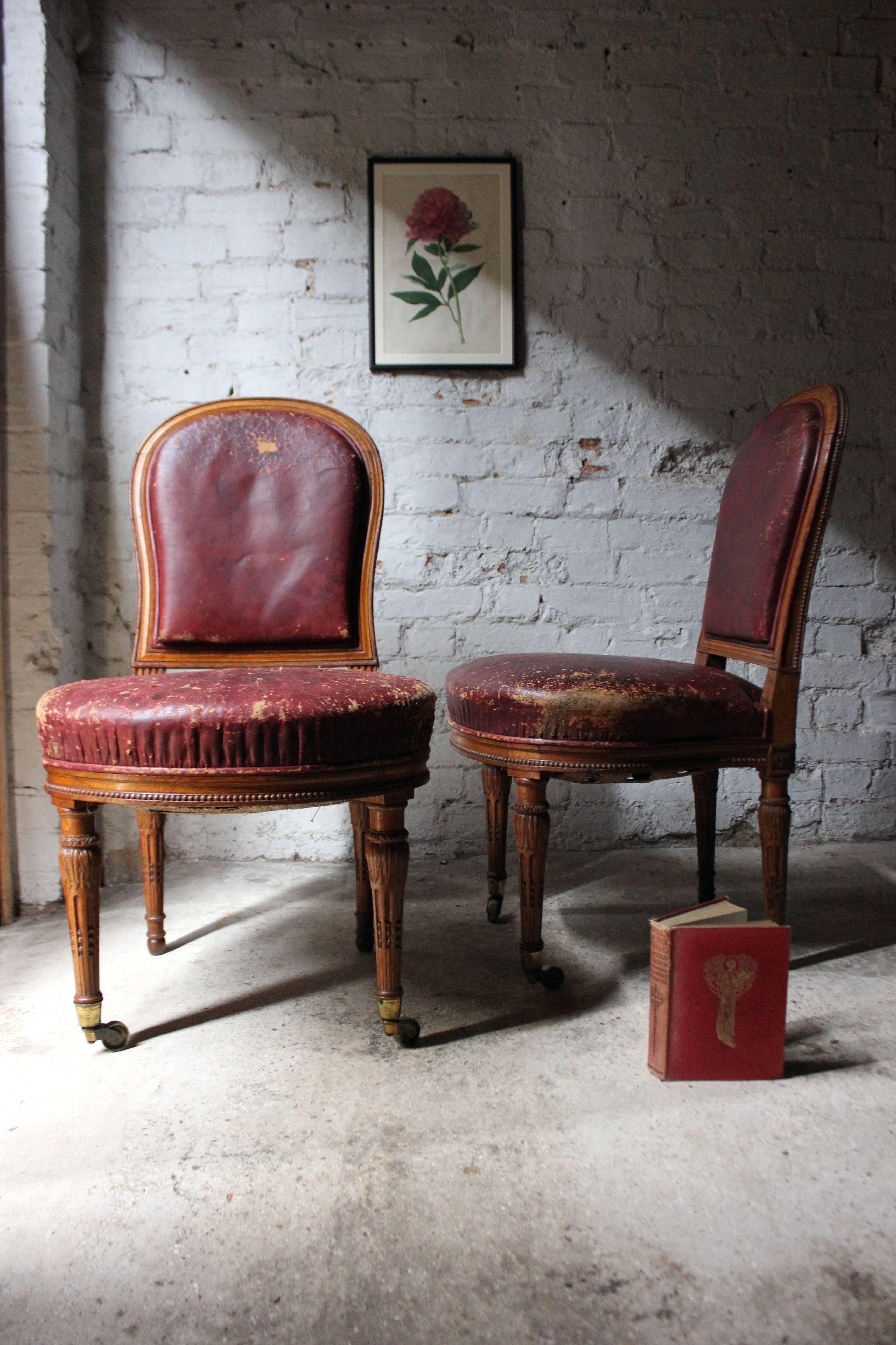 Pair of Early Victorian Golden Oak and Leather Upholstered Chairs, circa 1840 4