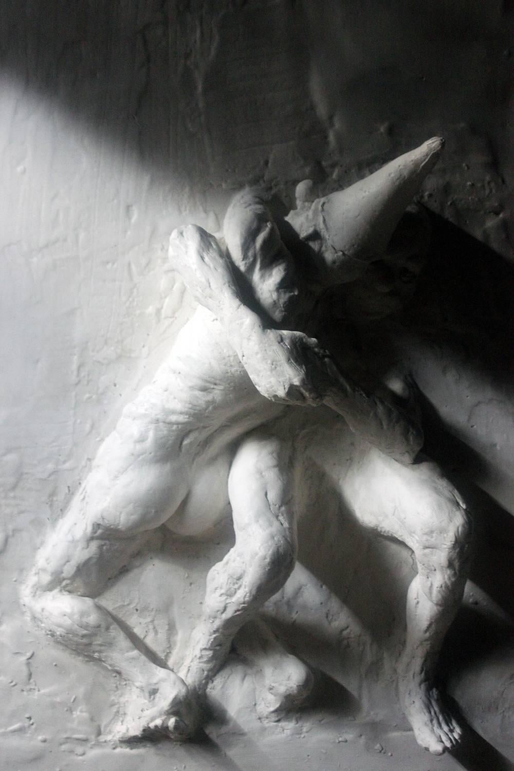 Beth Carter, Fighting Clowns II, Plaster Relief, Pre-Edition In Excellent Condition In Bedford, Bedfordshire